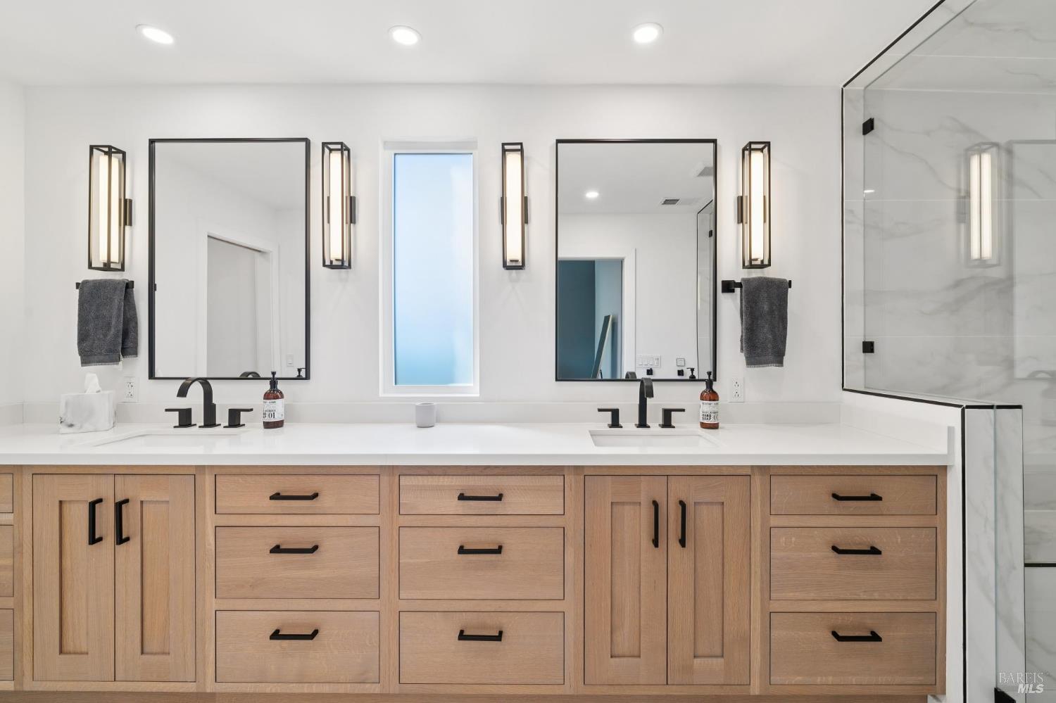 Detail Gallery Image 33 of 58 For 1372 Larkin Dr, Sonoma,  CA 95476 - 3 Beds | 3 Baths