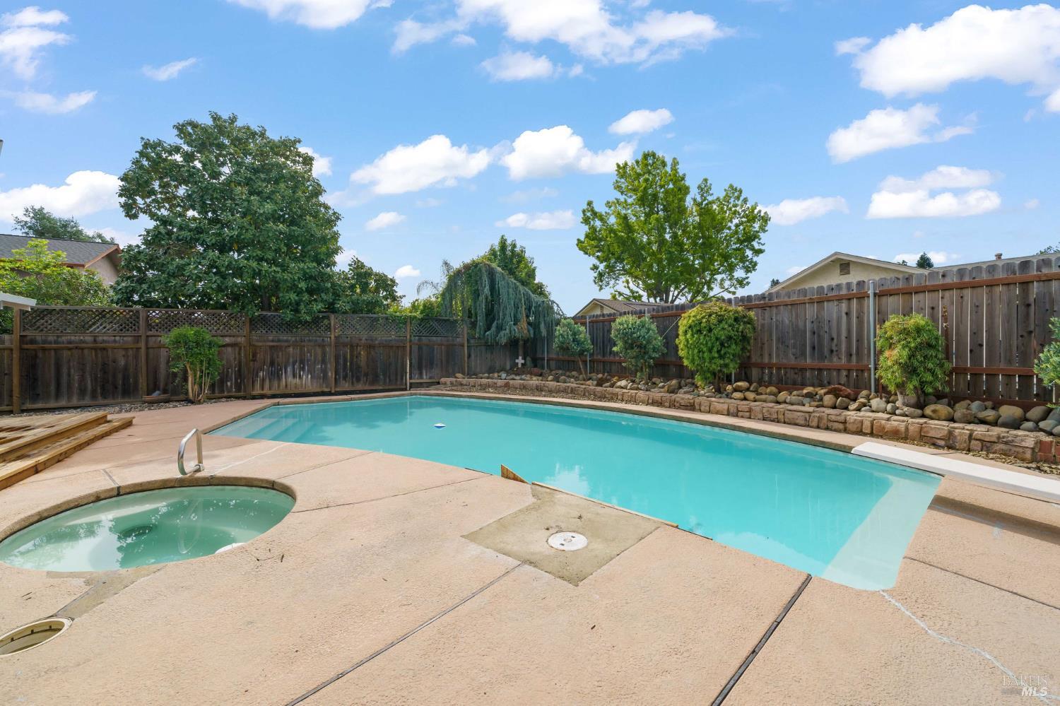 Detail Gallery Image 36 of 44 For 172 Salinas Dr, Vacaville,  CA 95688 - 4 Beds | 2 Baths