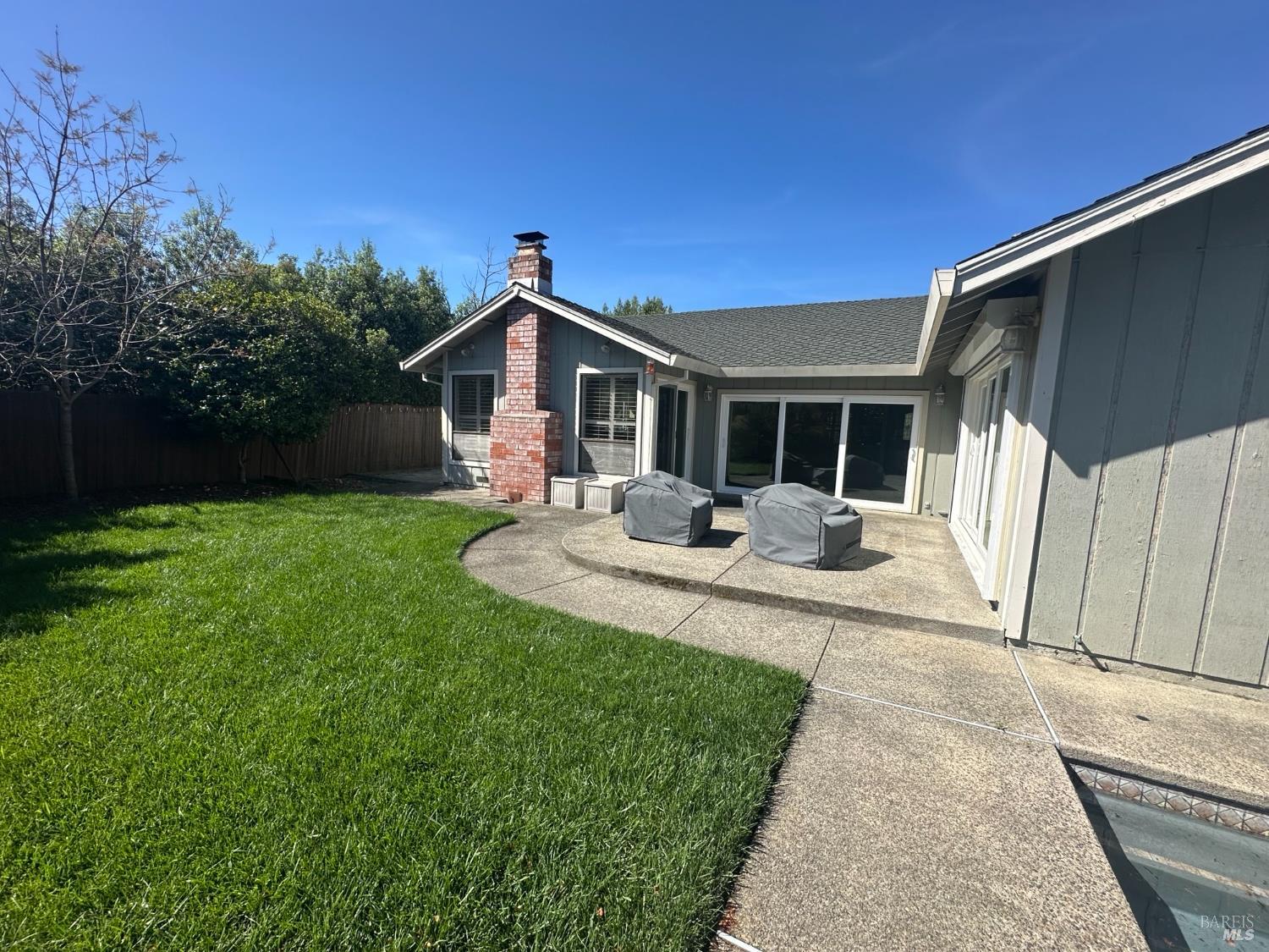 Detail Gallery Image 7 of 9 For 15 Lemon Ct, Napa,  CA 94558 - 4 Beds | 2/1 Baths