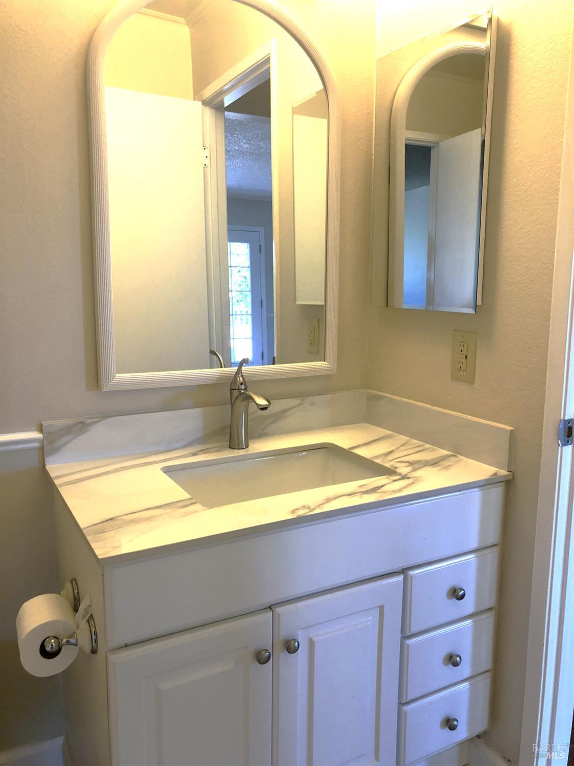 Detail Gallery Image 10 of 24 For 1508 Gladstone Way, Rohnert Park,  CA 94928 - 4 Beds | 2 Baths