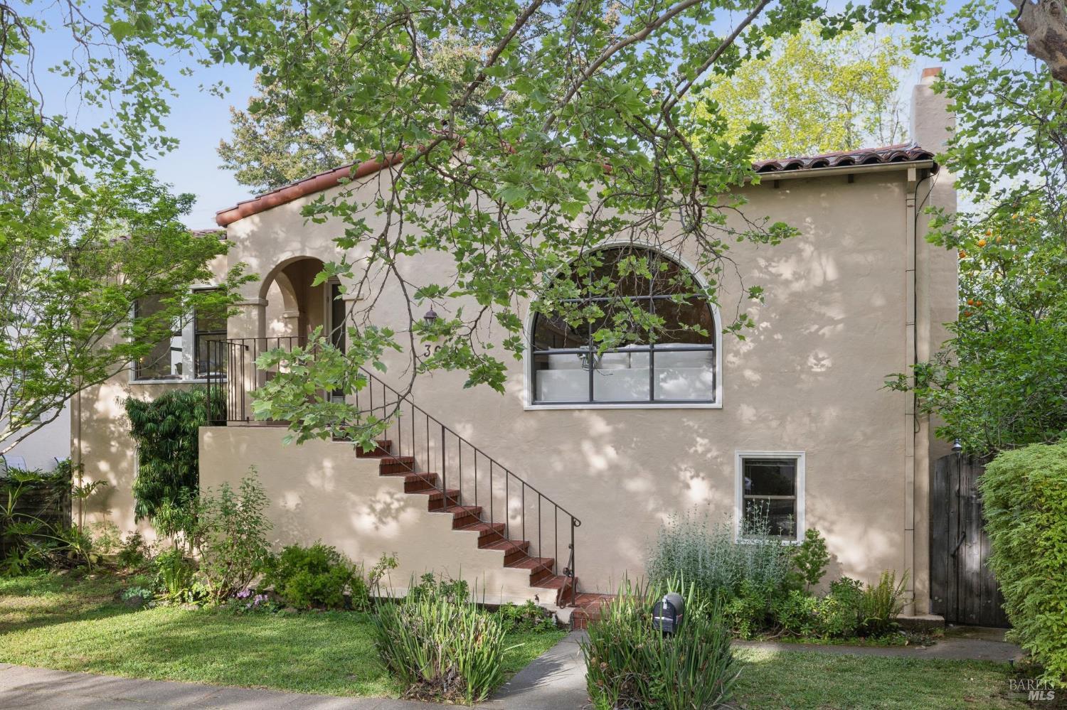 Detail Gallery Image 2 of 46 For 36 Lincoln Park, San Anselmo,  CA 94960 - 3 Beds | 2 Baths