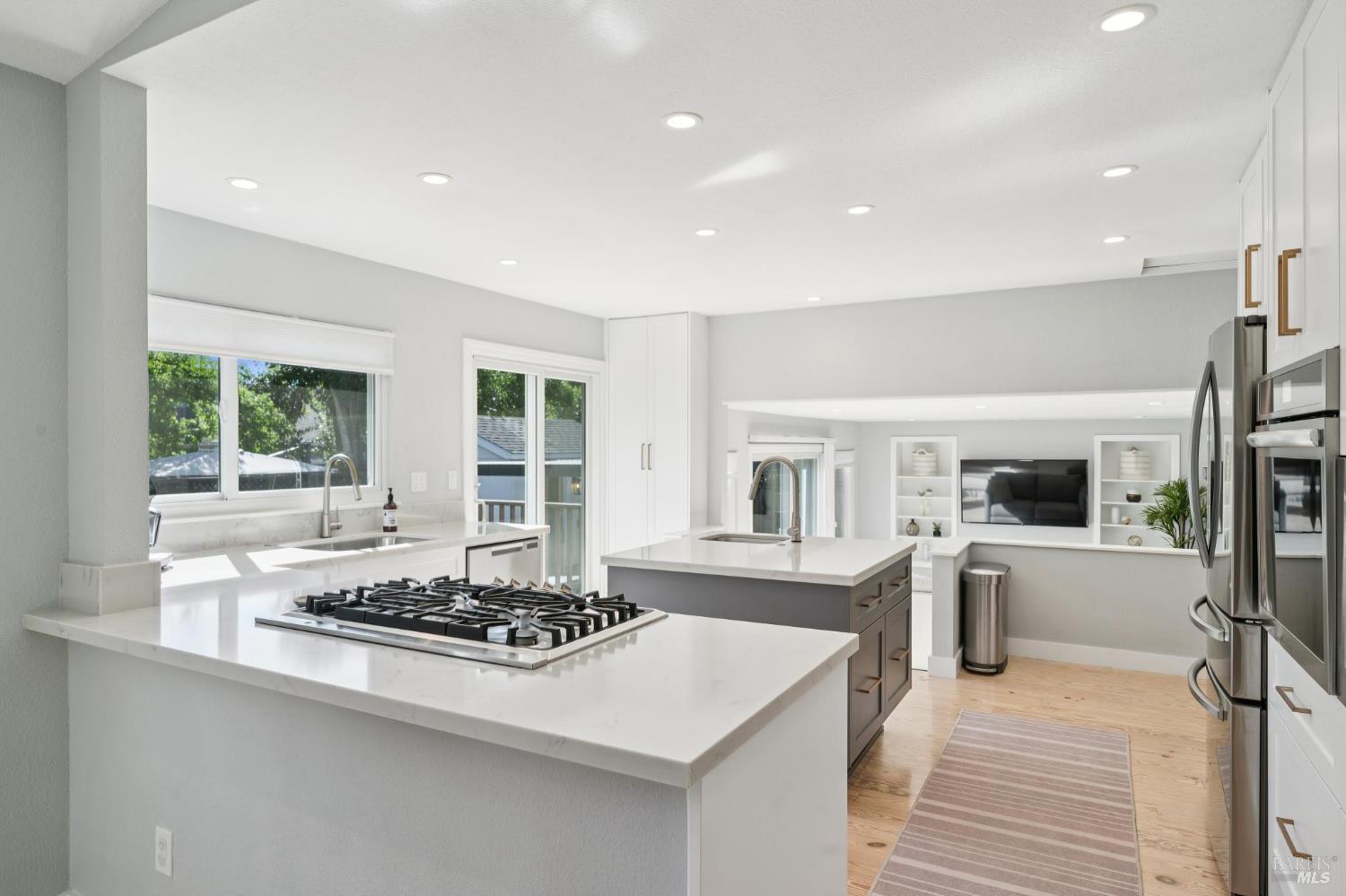 Detail Gallery Image 13 of 58 For 1372 Larkin Dr, Sonoma,  CA 95476 - 3 Beds | 3 Baths