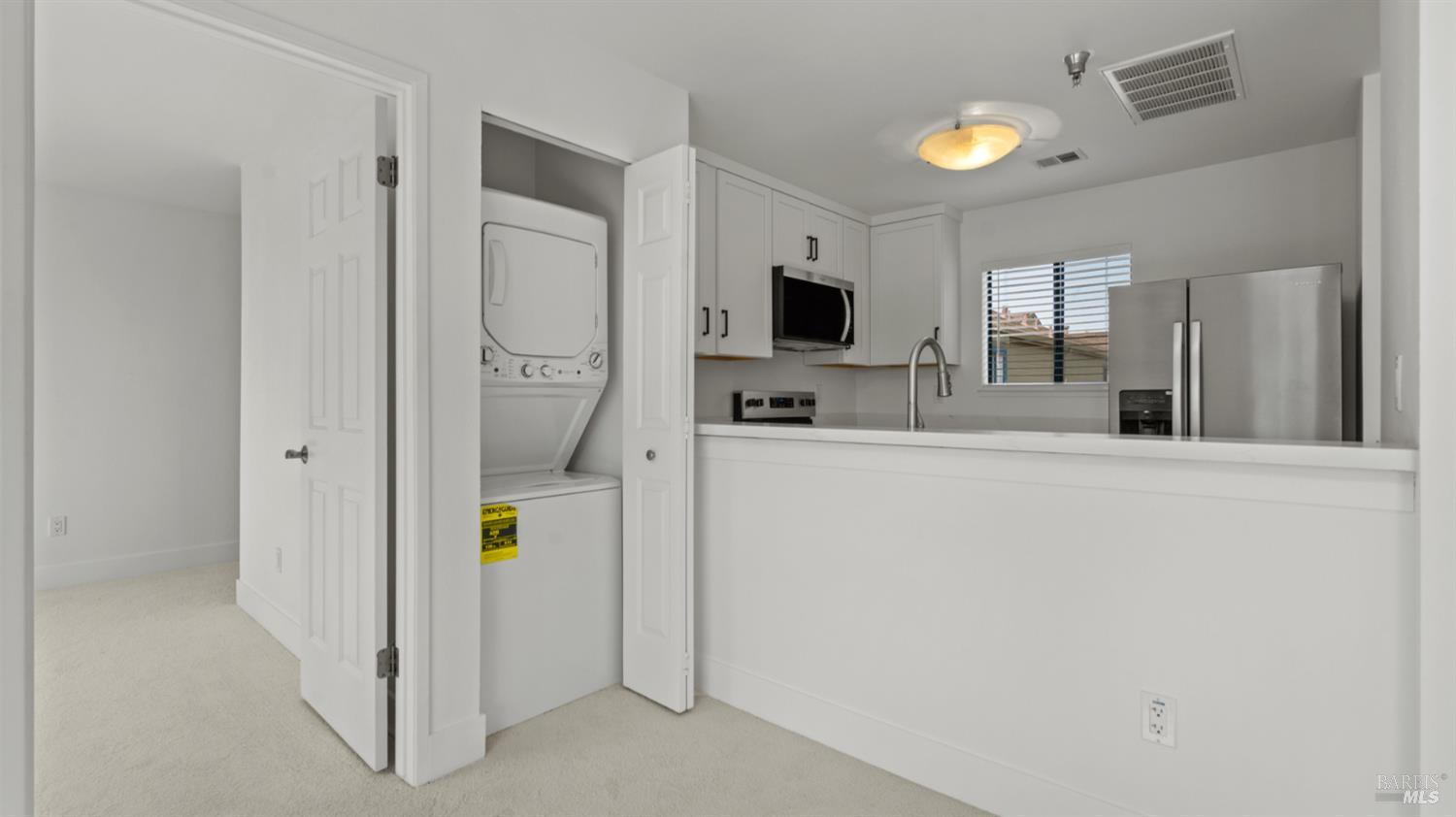 Detail Gallery Image 6 of 19 For 302 Mariner Way, Novato,  CA 94945 - 1 Beds | 1 Baths