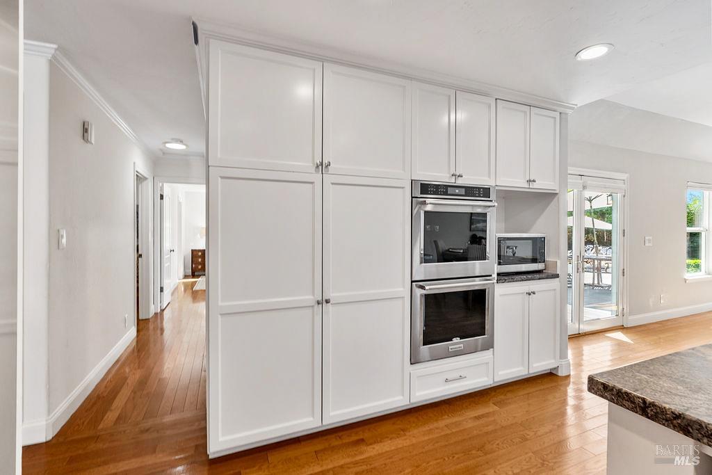 Detail Gallery Image 14 of 70 For 15119 Grove St, Healdsburg,  CA 95448 - 3 Beds | 3/1 Baths