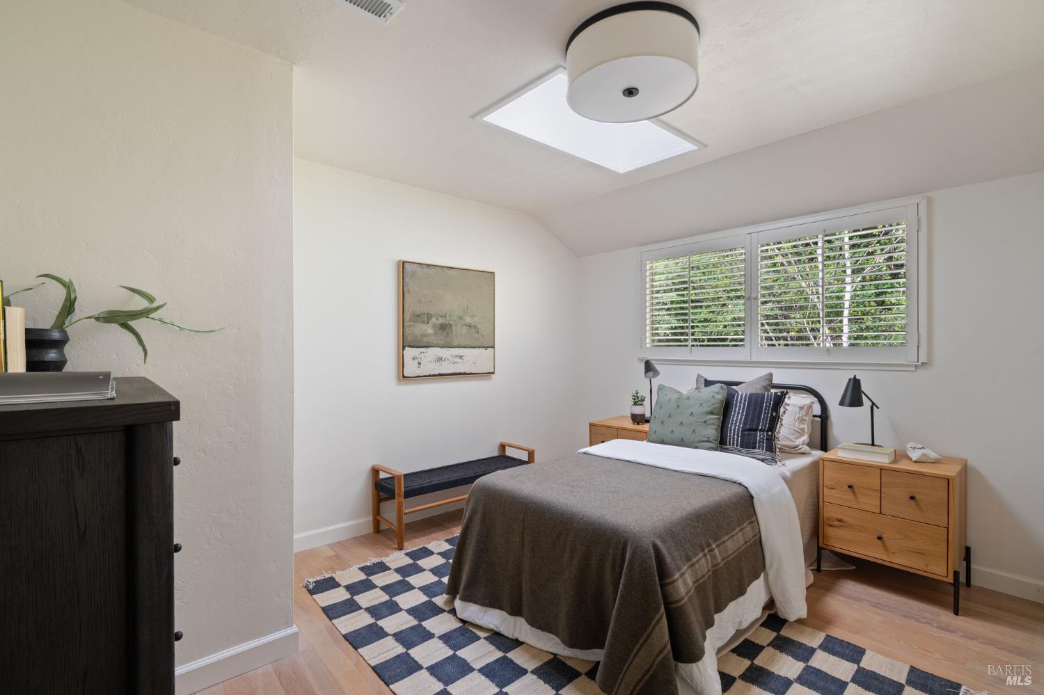 Detail Gallery Image 35 of 58 For 21 Hillside Ave, Kentfield,  CA 94904 - 5 Beds | 3/1 Baths