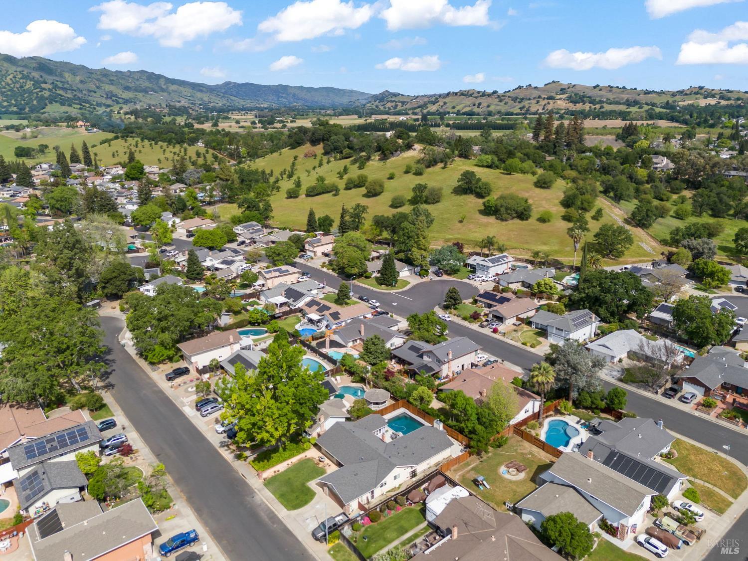 Detail Gallery Image 42 of 44 For 172 Salinas Dr, Vacaville,  CA 95688 - 4 Beds | 2 Baths