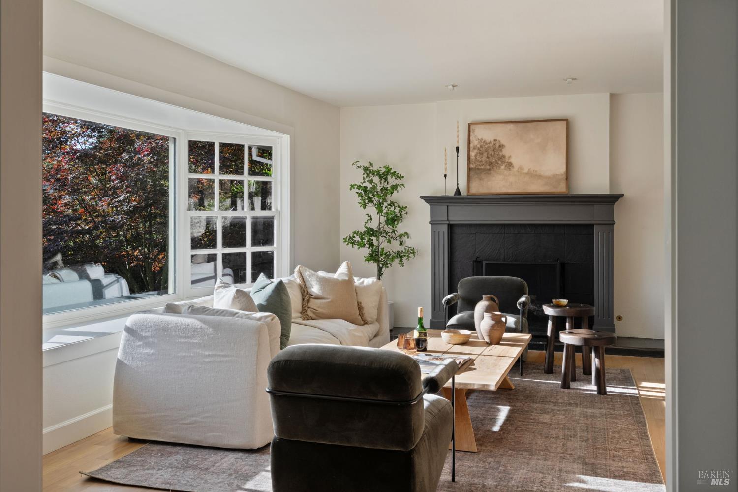 Detail Gallery Image 2 of 58 For 21 Hillside Ave, Kentfield,  CA 94904 - 5 Beds | 3/1 Baths
