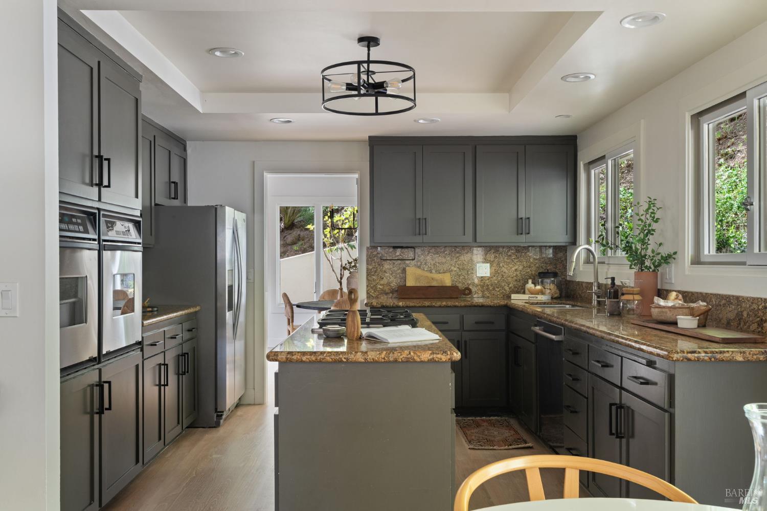 Detail Gallery Image 16 of 58 For 21 Hillside Ave, Kentfield,  CA 94904 - 5 Beds | 3/1 Baths