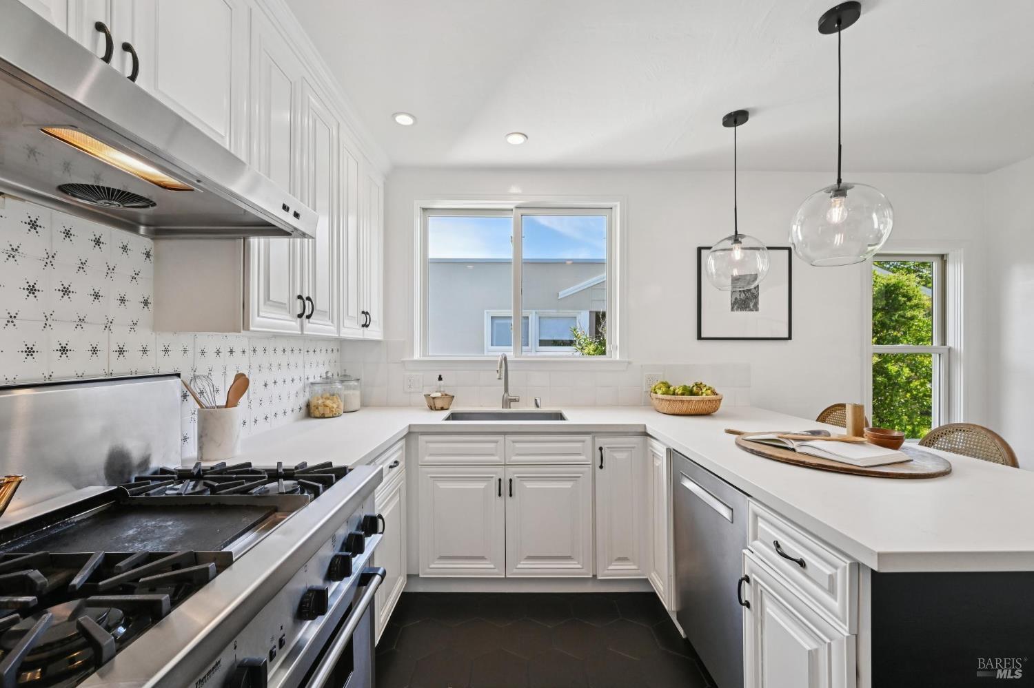 Detail Gallery Image 27 of 70 For 144 Morningside Dr, San Anselmo,  CA 94960 - 3 Beds | 2 Baths