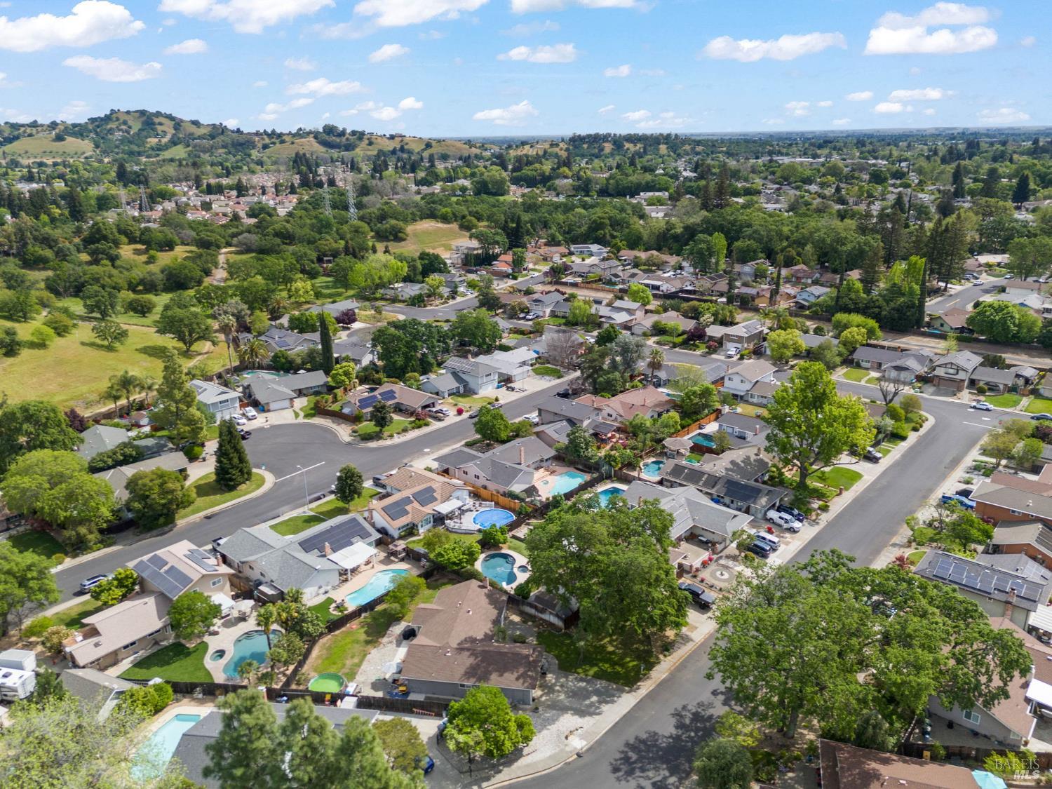 Detail Gallery Image 43 of 44 For 172 Salinas Dr, Vacaville,  CA 95688 - 4 Beds | 2 Baths