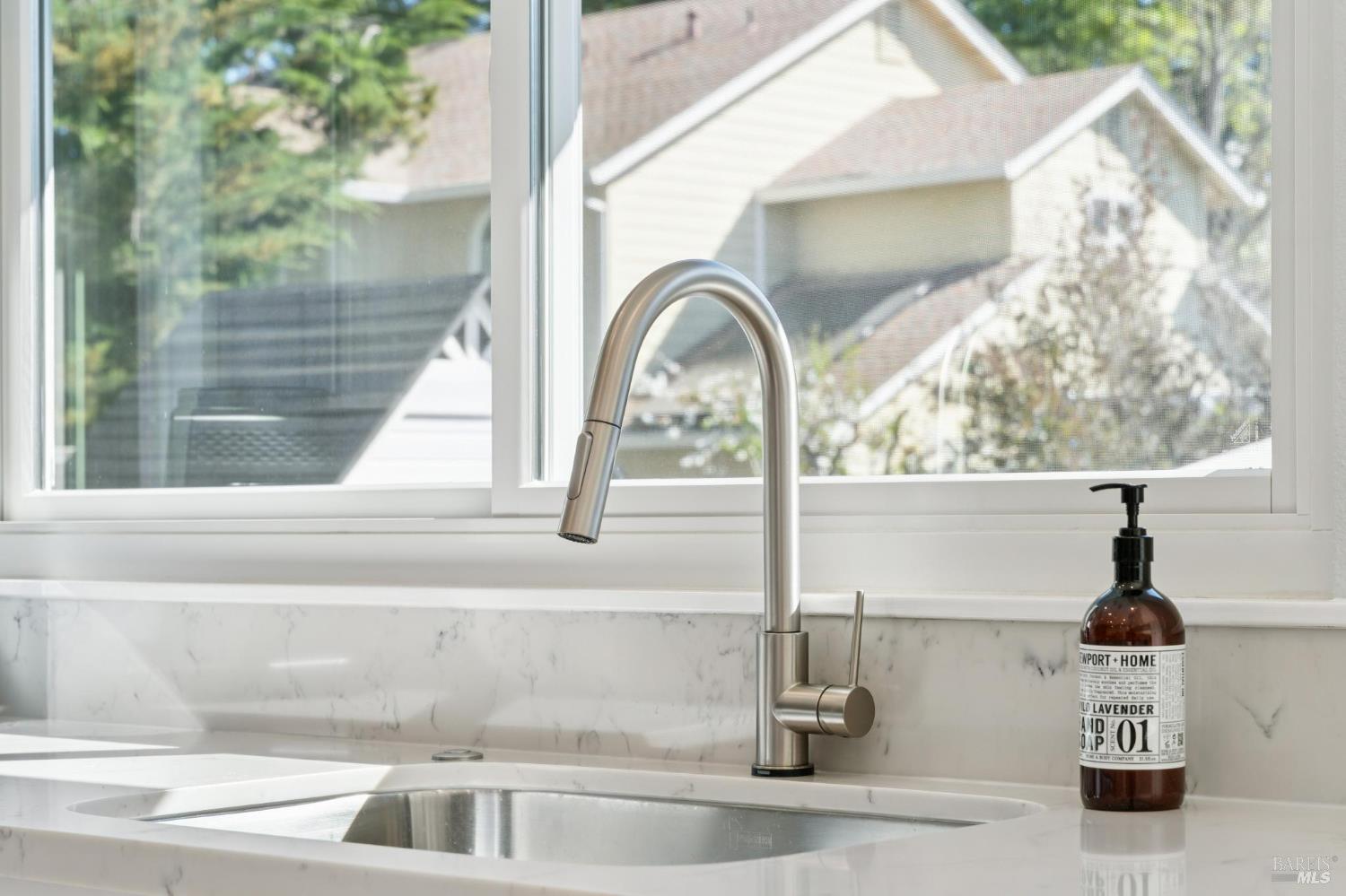 Detail Gallery Image 18 of 58 For 1372 Larkin Dr, Sonoma,  CA 95476 - 3 Beds | 3 Baths