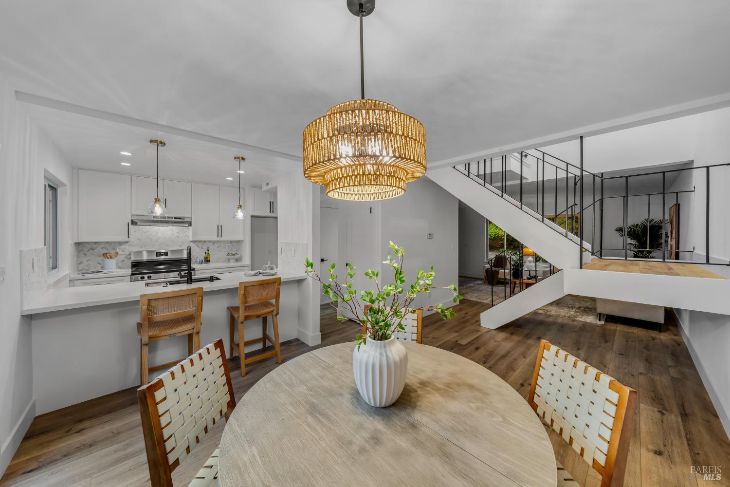 Detail Gallery Image 8 of 30 For 202 Albion Ct, Novato,  CA 94947 - 3 Beds | 2/1 Baths