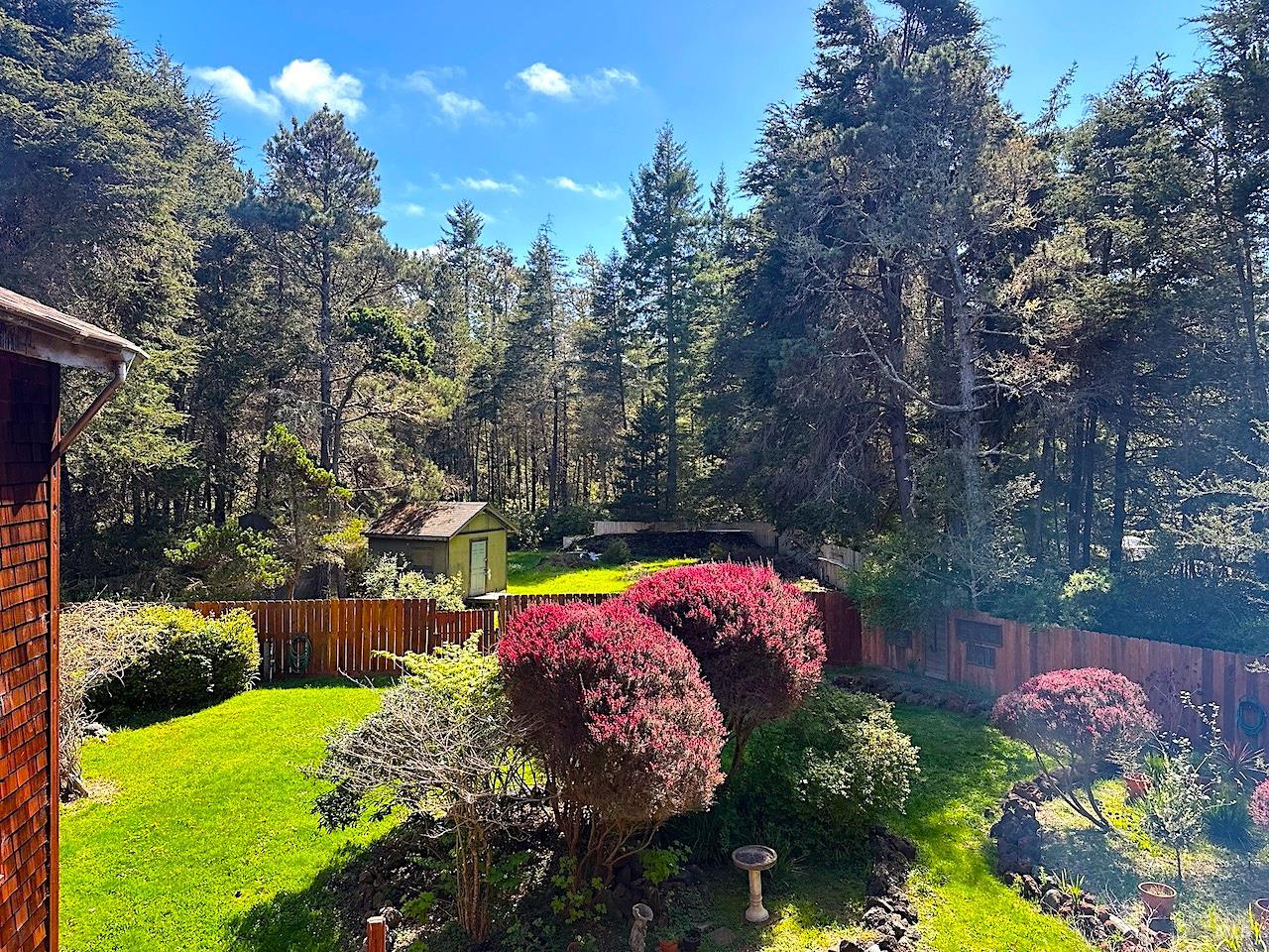 Detail Gallery Image 25 of 27 For 10360 Gary Ln, Mendocino,  CA 95460 - 2 Beds | 1/1 Baths