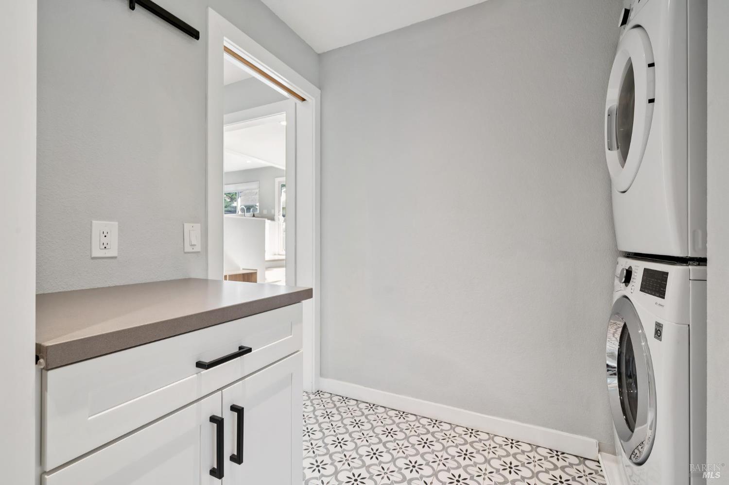 Detail Gallery Image 25 of 58 For 1372 Larkin Dr, Sonoma,  CA 95476 - 3 Beds | 3 Baths