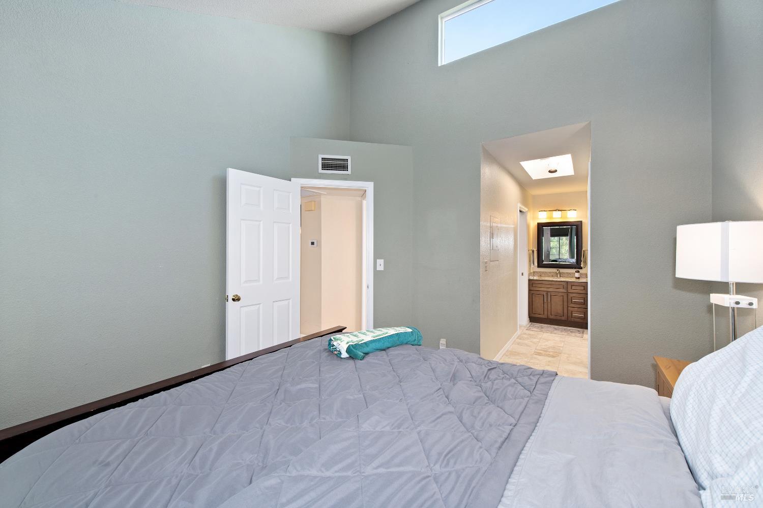 Detail Gallery Image 11 of 18 For 4 Ash Ave #15,  Kentfield,  CA 94904 - 2 Beds | 2 Baths