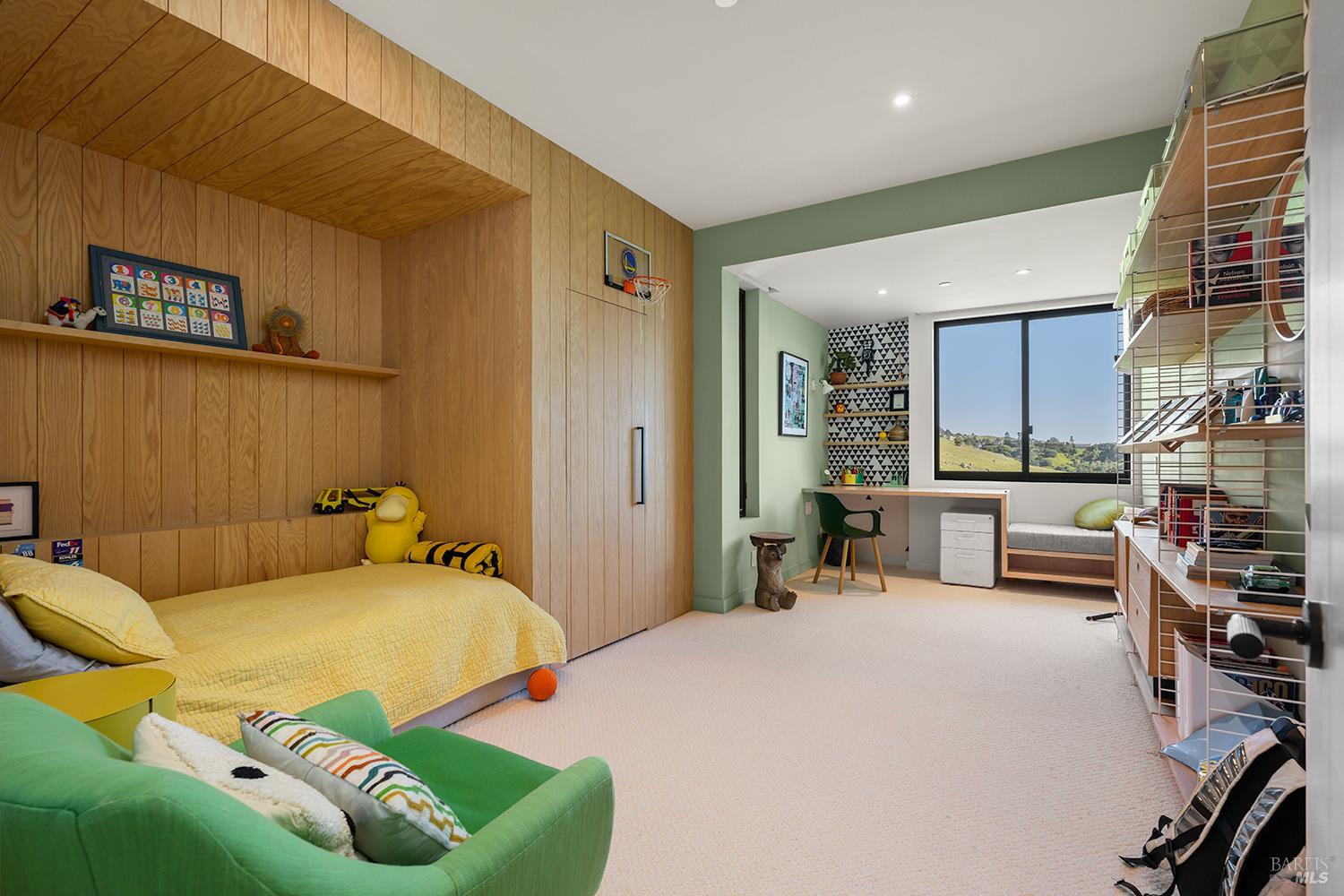 Detail Gallery Image 39 of 69 For 8 Mariposa Ct, Tiburon,  CA 94920 - 4 Beds | 5/2 Baths