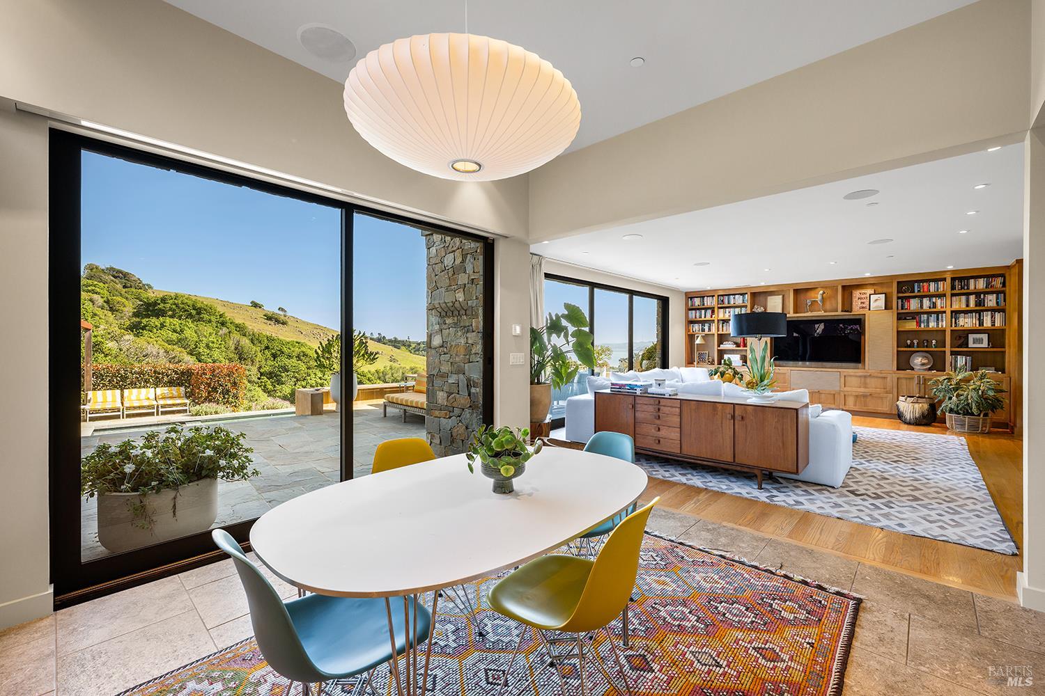 Detail Gallery Image 45 of 69 For 8 Mariposa Ct, Tiburon,  CA 94920 - 4 Beds | 5/2 Baths