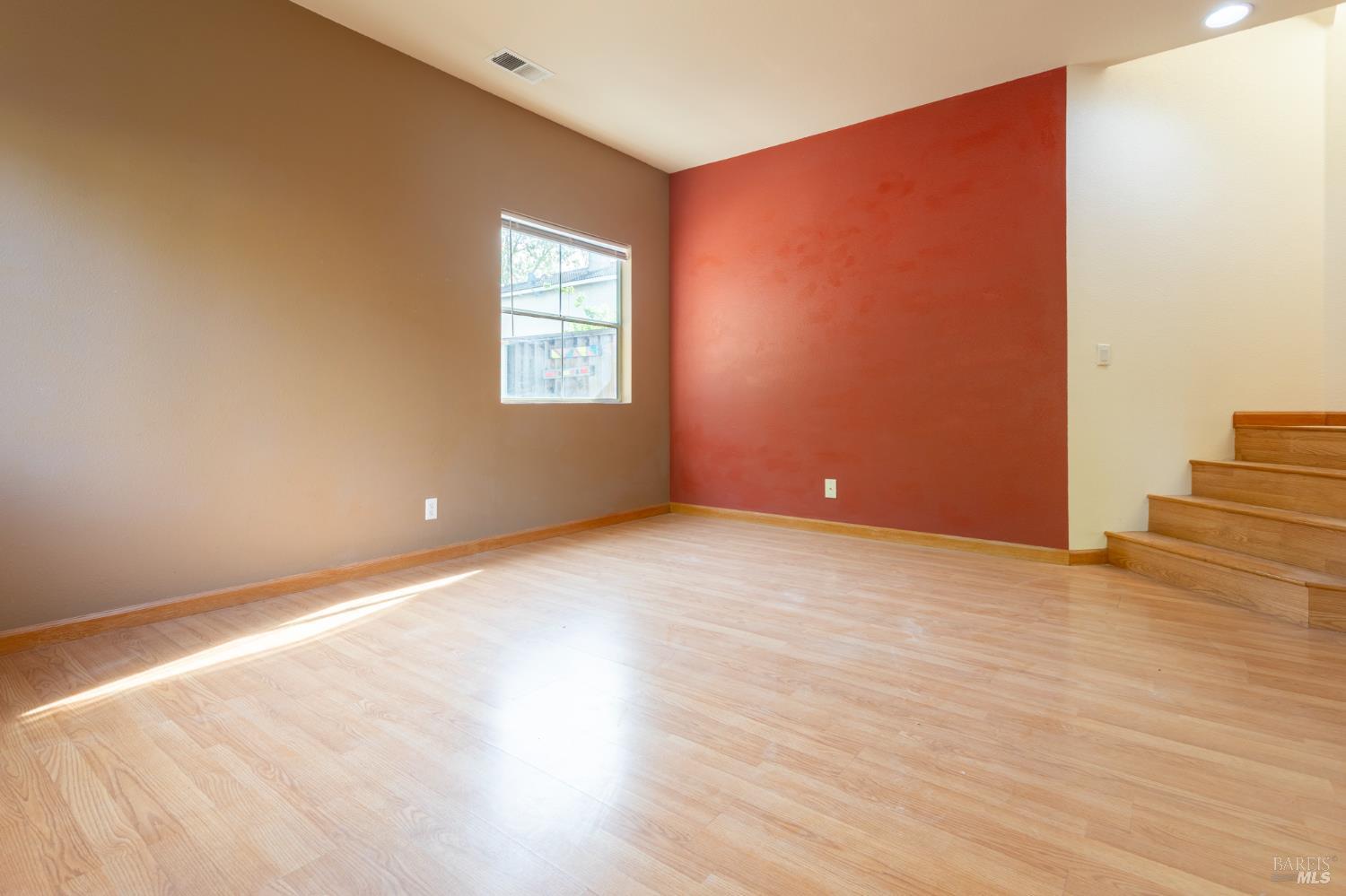 Detail Gallery Image 17 of 42 For 33004 Calle La Mirada Cmn, Union City,  CA 94587 - 3 Beds | 2/1 Baths