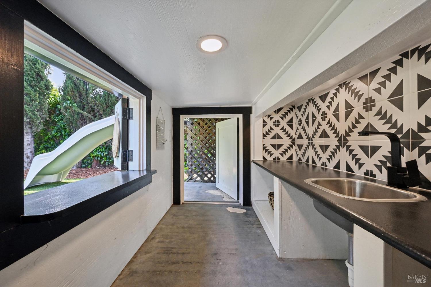 Detail Gallery Image 57 of 70 For 144 Morningside Dr, San Anselmo,  CA 94960 - 3 Beds | 2 Baths