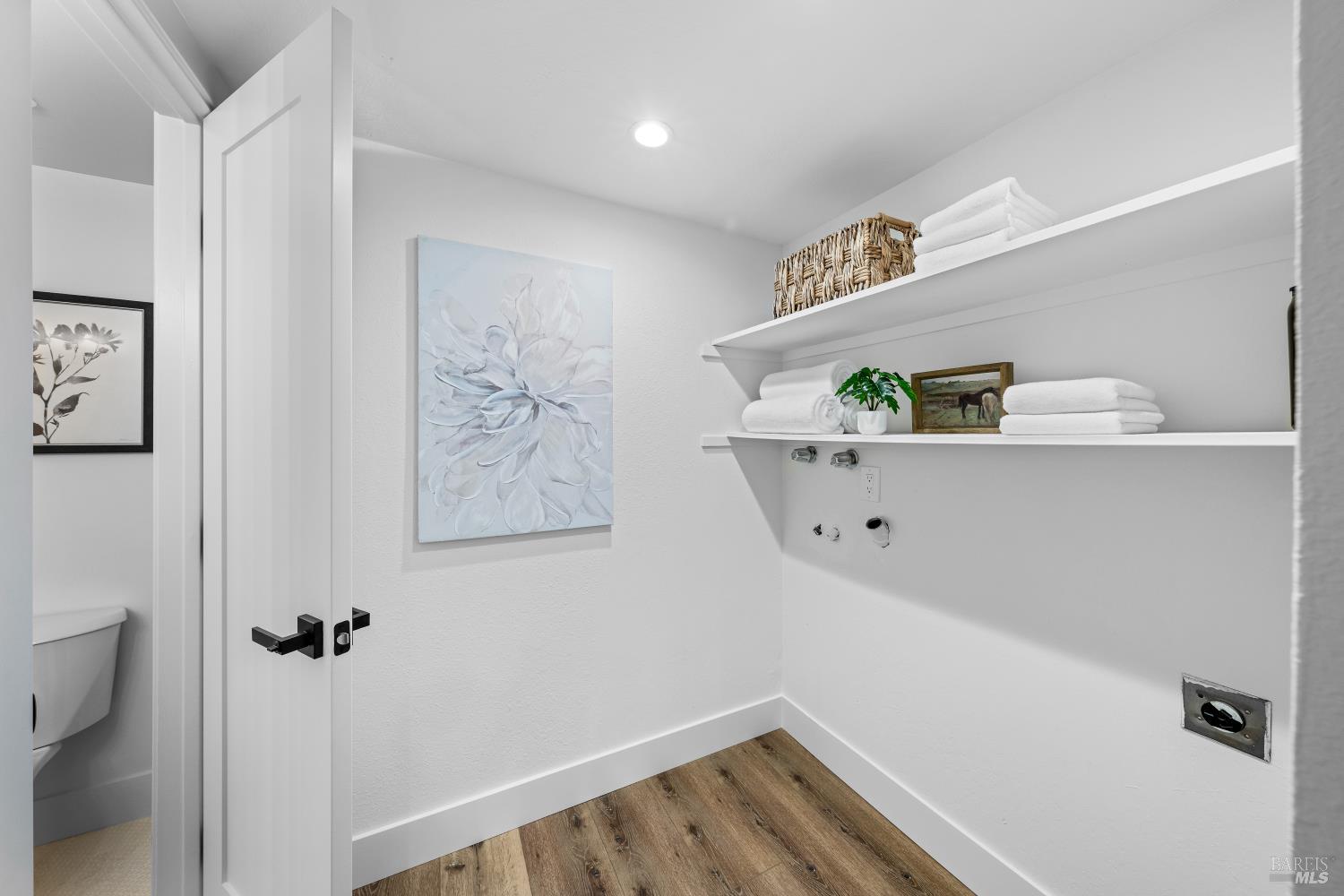 Detail Gallery Image 13 of 30 For 202 Albion Ct, Novato,  CA 94947 - 3 Beds | 2/1 Baths