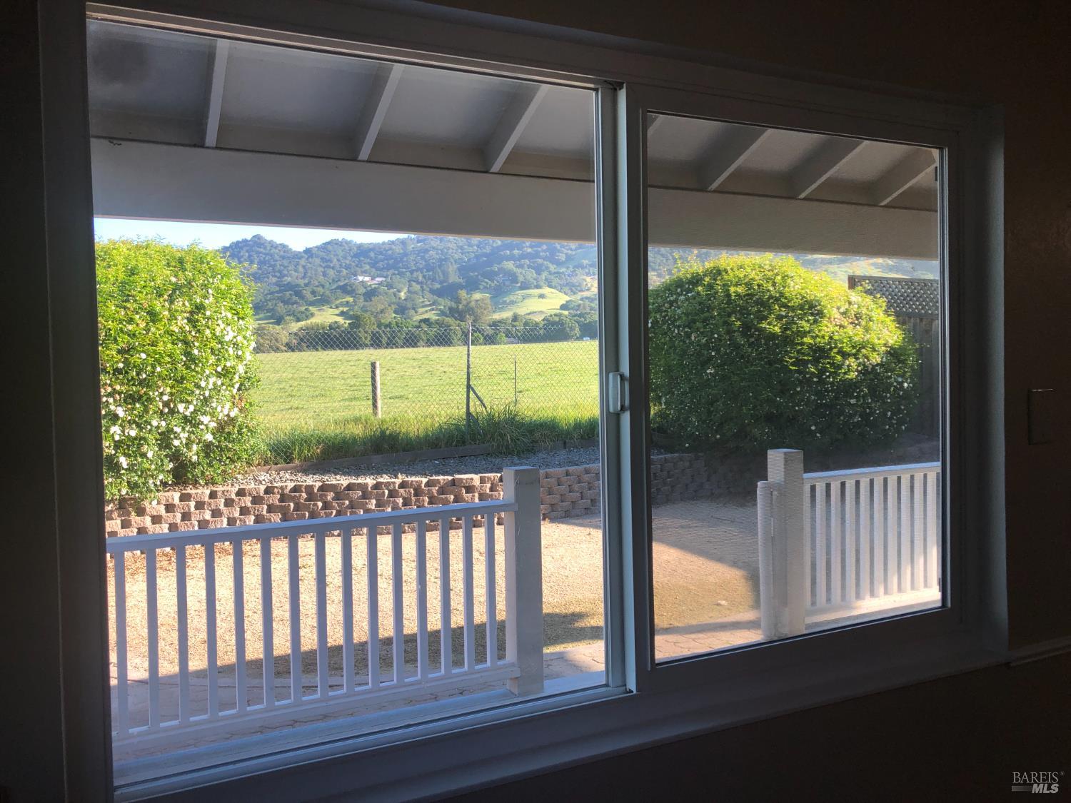 Detail Gallery Image 13 of 24 For 1508 Gladstone Way, Rohnert Park,  CA 94928 - 4 Beds | 2 Baths