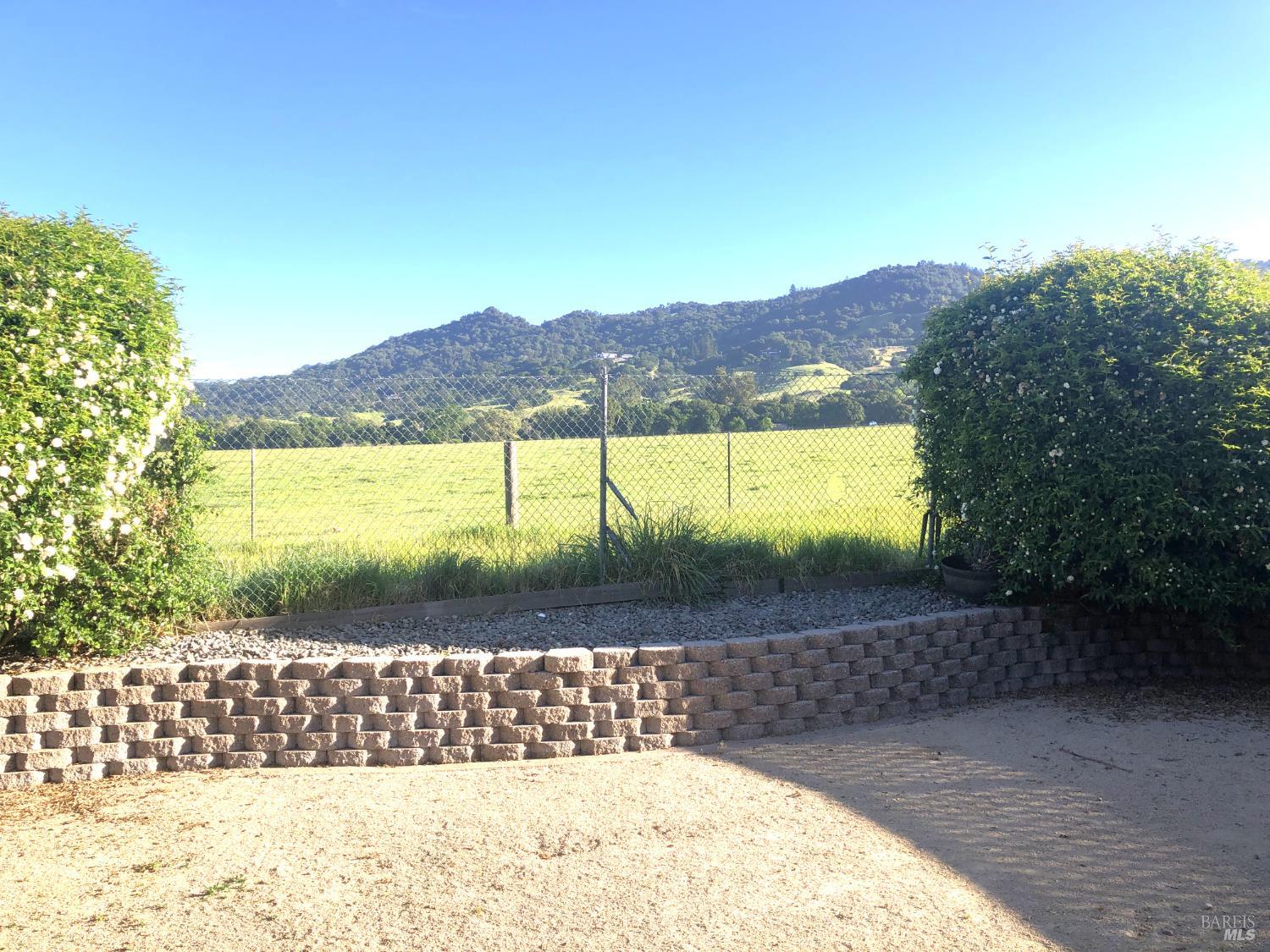 Detail Gallery Image 12 of 24 For 1508 Gladstone Way, Rohnert Park,  CA 94928 - 4 Beds | 2 Baths