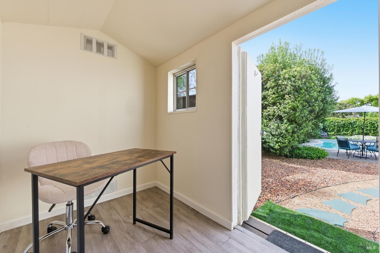 Detail Gallery Image 30 of 34 For 5514 Mulberry Dr, Santa Rosa,  CA 95409 - 4 Beds | 2 Baths