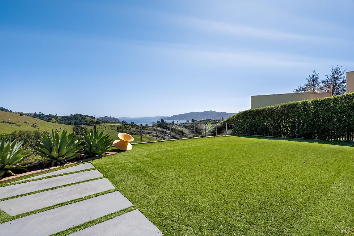 Detail Gallery Image 54 of 69 For 8 Mariposa Ct, Tiburon,  CA 94920 - 4 Beds | 5/2 Baths