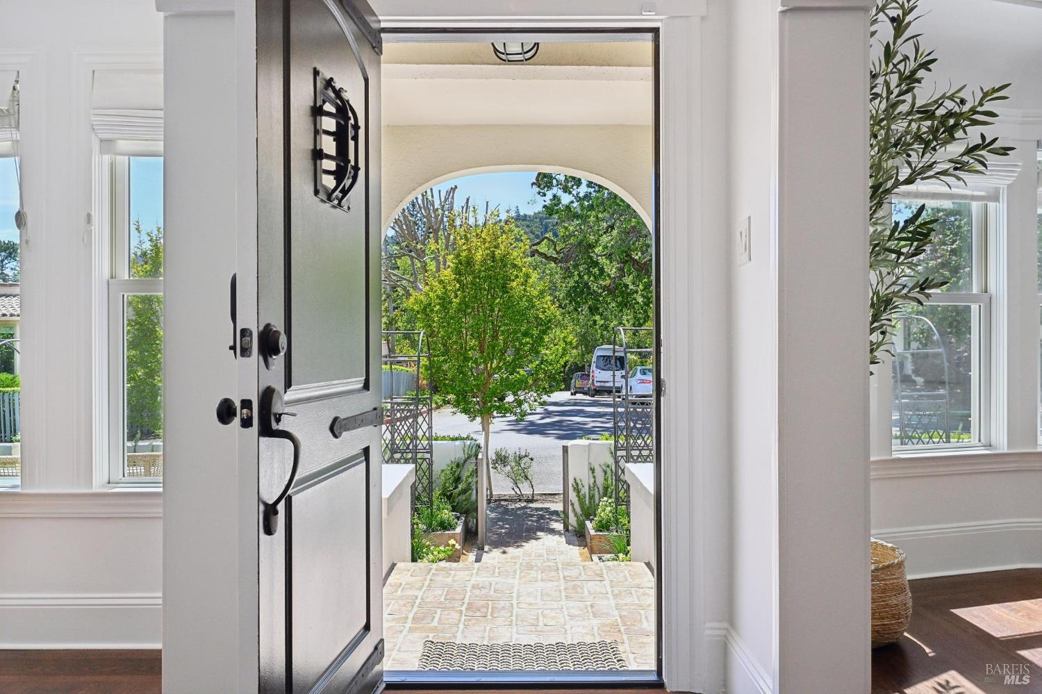 Detail Gallery Image 10 of 70 For 144 Morningside Dr, San Anselmo,  CA 94960 - 3 Beds | 2 Baths
