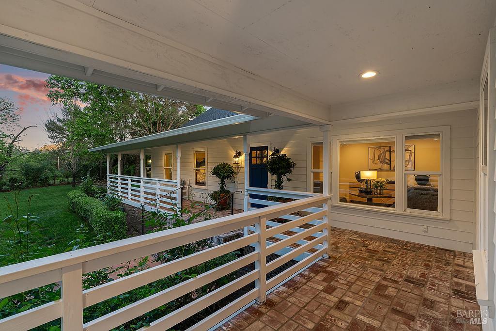 Detail Gallery Image 5 of 70 For 15119 Grove St, Healdsburg,  CA 95448 - 3 Beds | 3/1 Baths