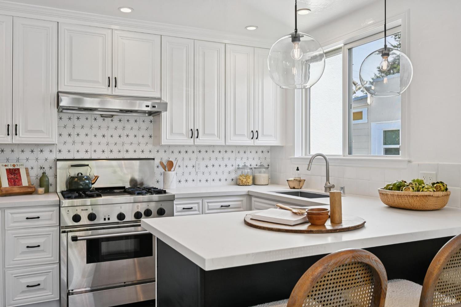 Detail Gallery Image 25 of 70 For 144 Morningside Dr, San Anselmo,  CA 94960 - 3 Beds | 2 Baths