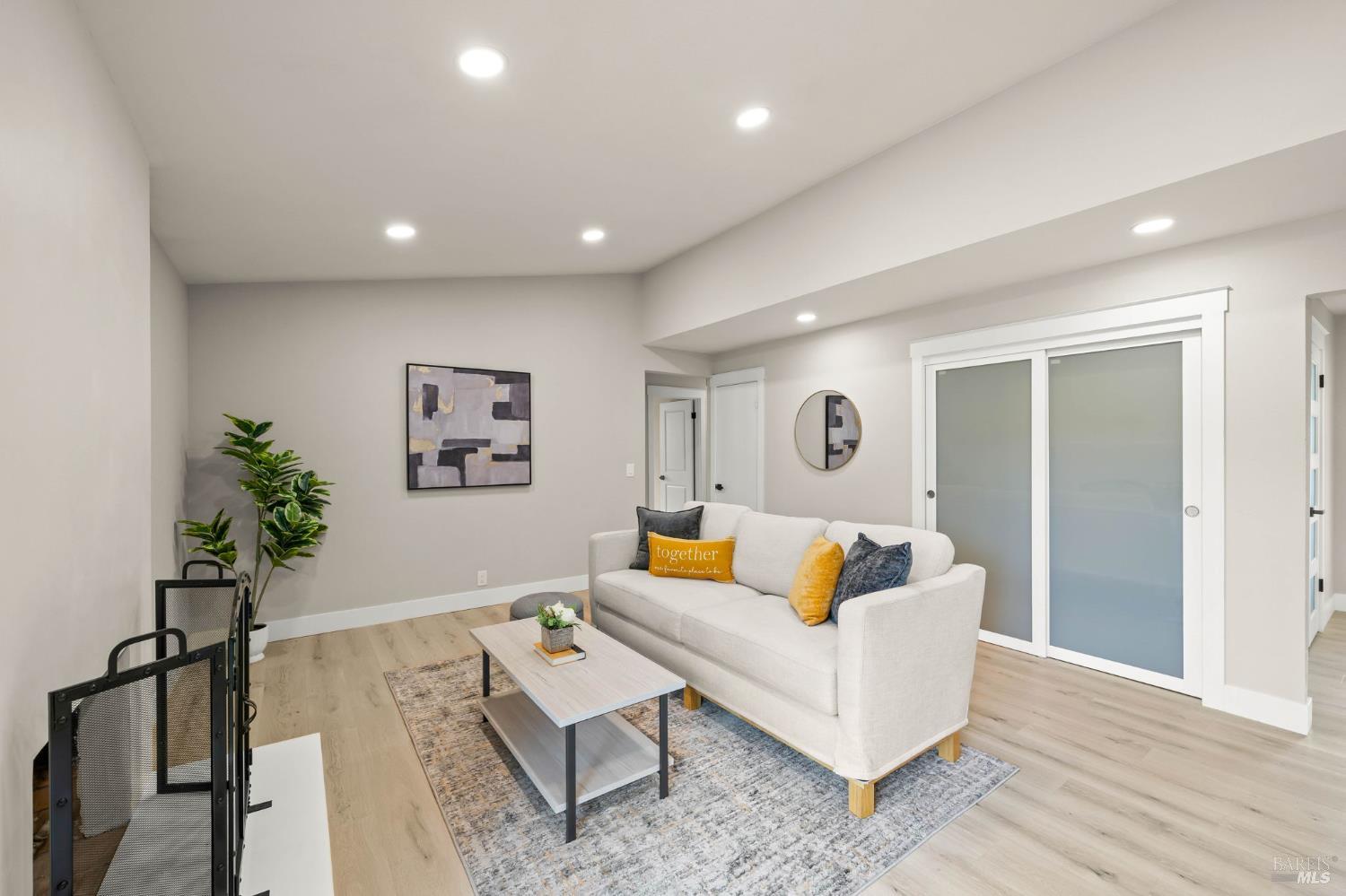 Detail Gallery Image 18 of 44 For 172 Salinas Dr, Vacaville,  CA 95688 - 4 Beds | 2 Baths