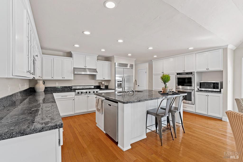 Detail Gallery Image 13 of 70 For 15119 Grove St, Healdsburg,  CA 95448 - 3 Beds | 3/1 Baths