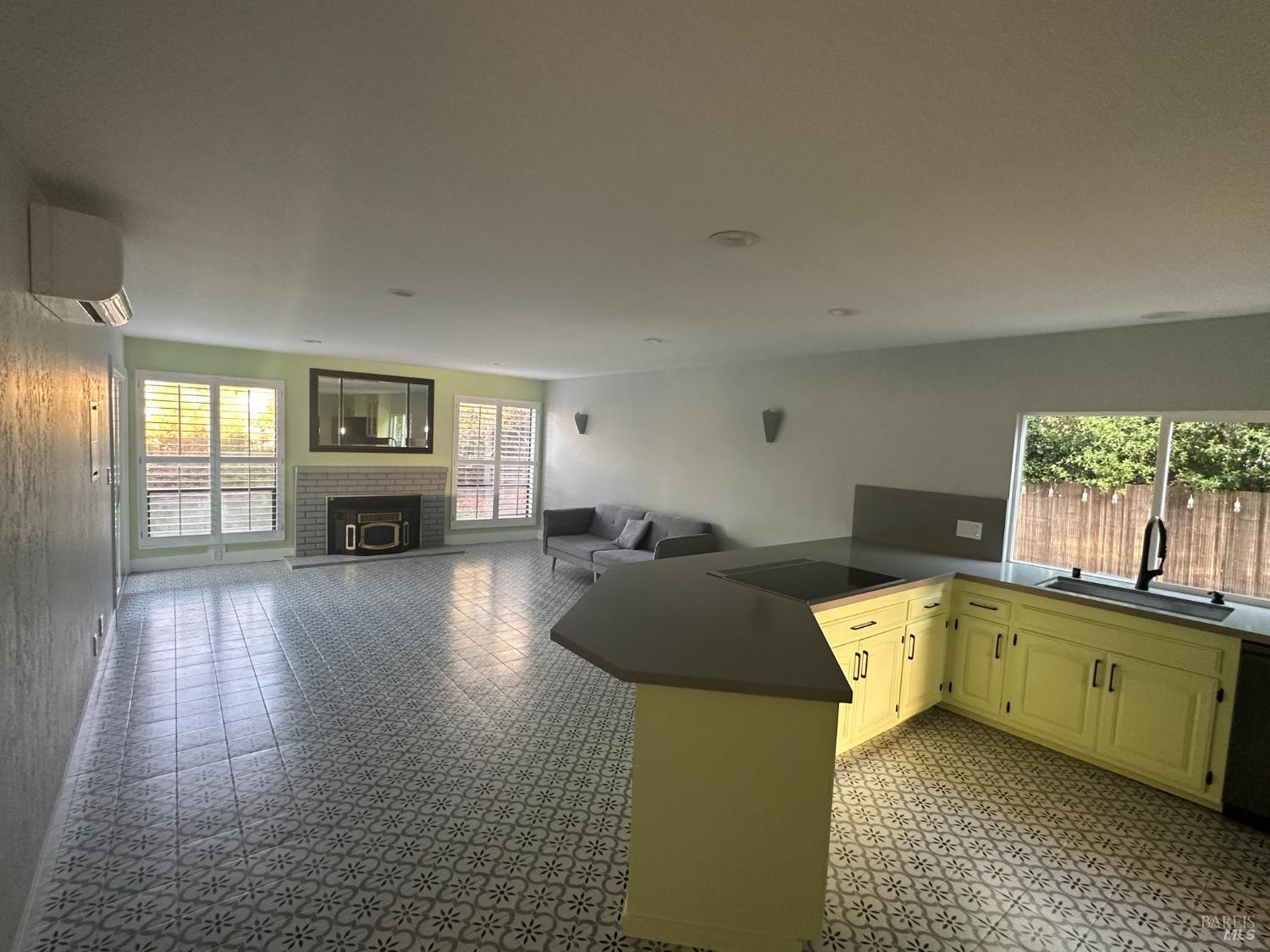 Detail Gallery Image 5 of 9 For 15 Lemon Ct, Napa,  CA 94558 - 4 Beds | 2/1 Baths