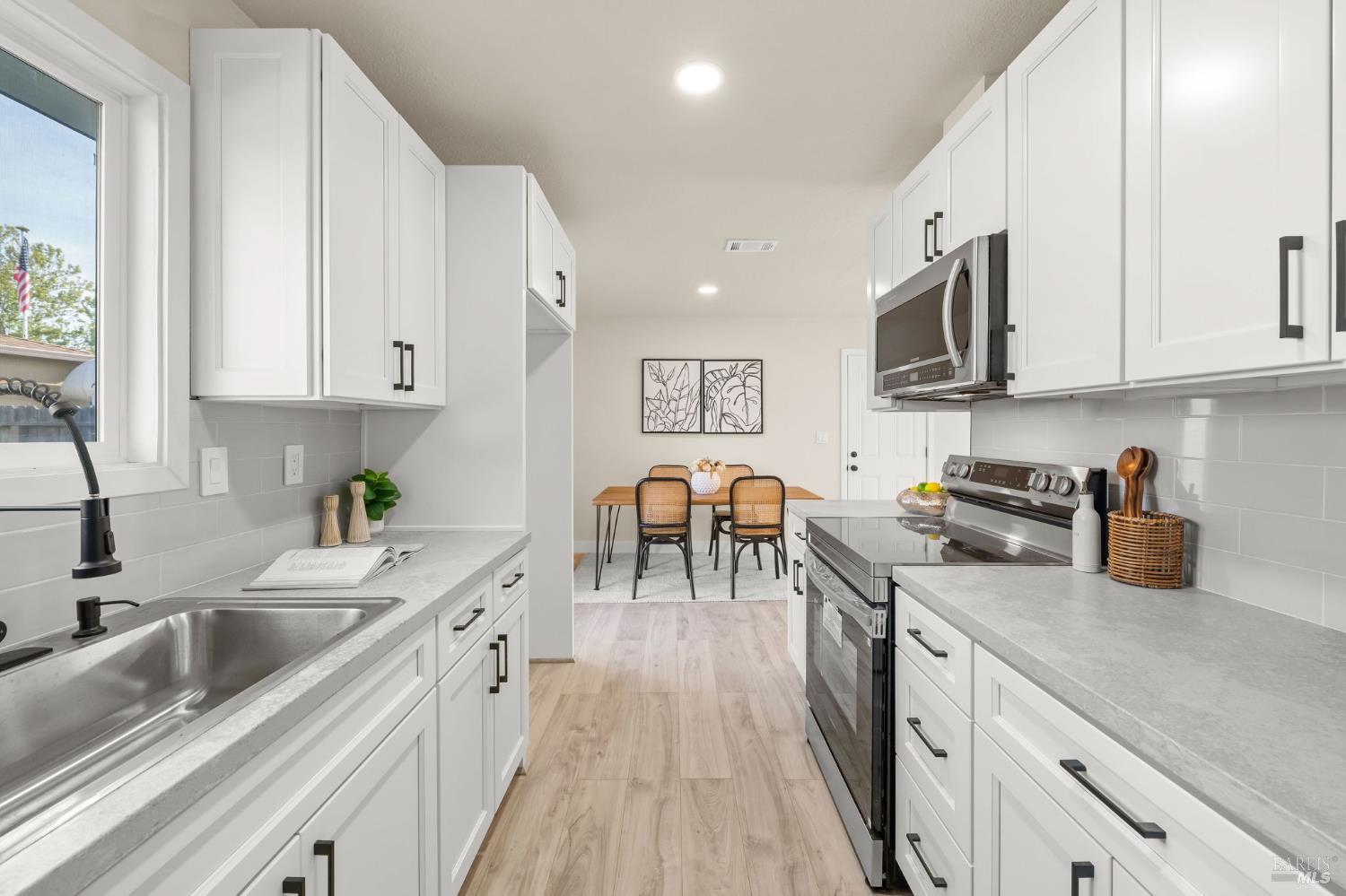 Detail Gallery Image 13 of 31 For 1113 Kellogg St, Suisun City,  CA 94585 - 4 Beds | 2 Baths