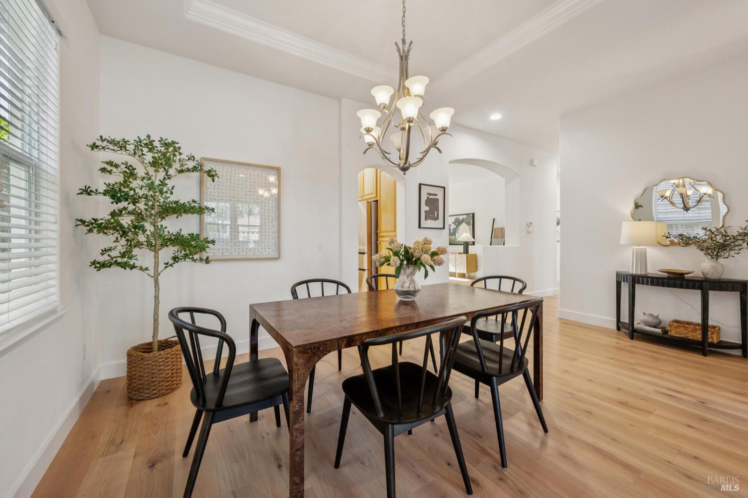 Detail Gallery Image 7 of 44 For 9216 Oak Trl, Santa Rosa,  CA 95409 - 3 Beds | 2 Baths