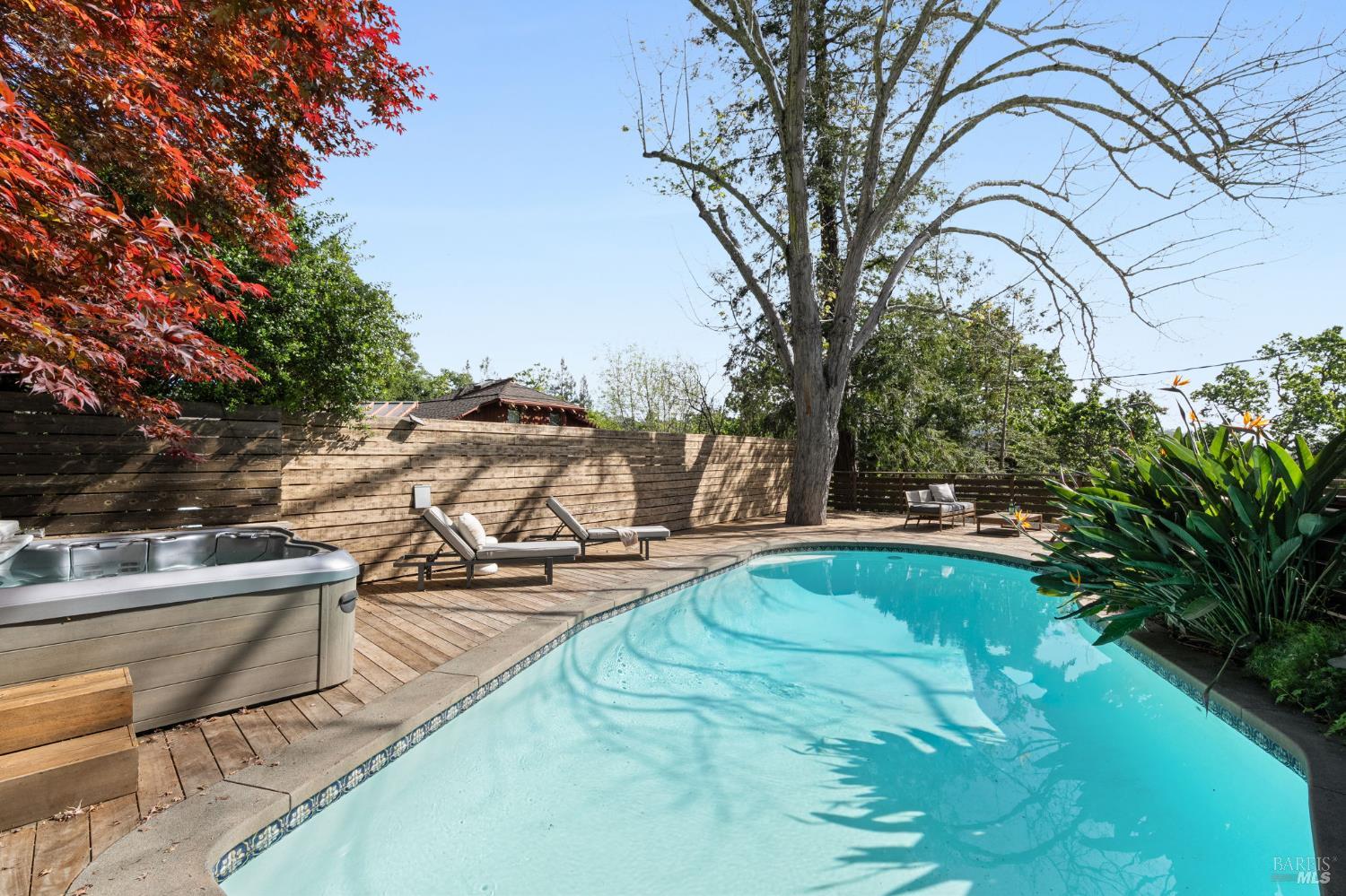 Detail Gallery Image 49 of 58 For 21 Hillside Ave, Kentfield,  CA 94904 - 5 Beds | 3/1 Baths