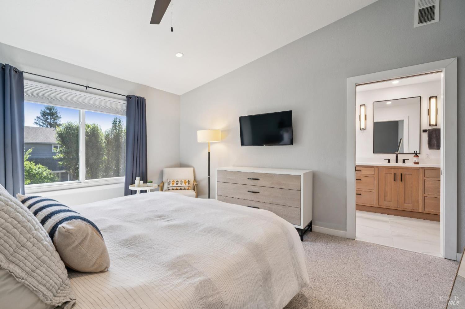 Detail Gallery Image 30 of 58 For 1372 Larkin Dr, Sonoma,  CA 95476 - 3 Beds | 3 Baths