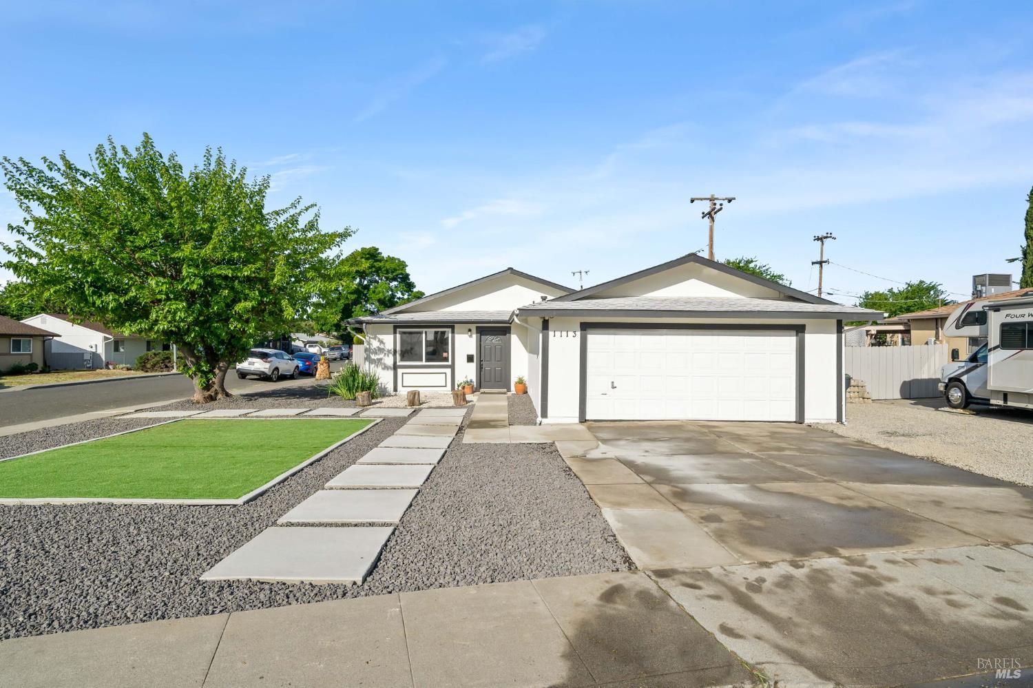 Detail Gallery Image 3 of 31 For 1113 Kellogg St, Suisun City,  CA 94585 - 4 Beds | 2 Baths