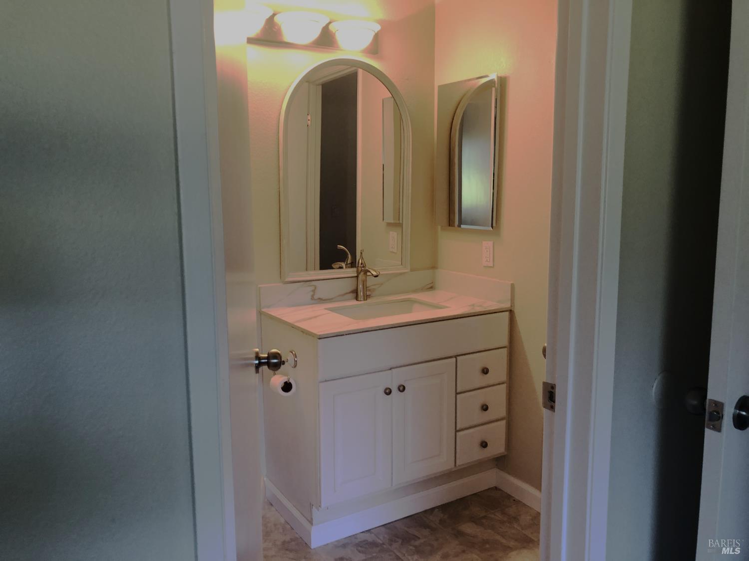 Detail Gallery Image 15 of 24 For 1508 Gladstone Way, Rohnert Park,  CA 94928 - 4 Beds | 2 Baths