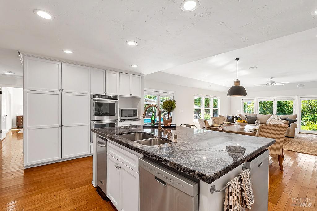 Detail Gallery Image 15 of 70 For 15119 Grove St, Healdsburg,  CA 95448 - 3 Beds | 3/1 Baths