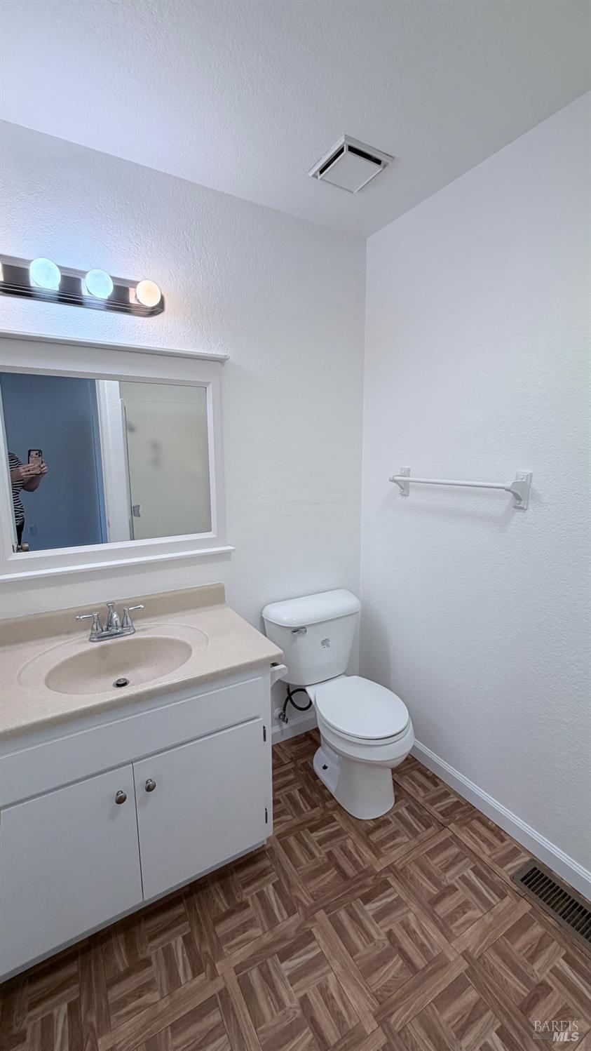 Detail Gallery Image 12 of 32 For 1775 Northstar Dr, Petaluma,  CA 94954 - 2 Beds | 2 Baths