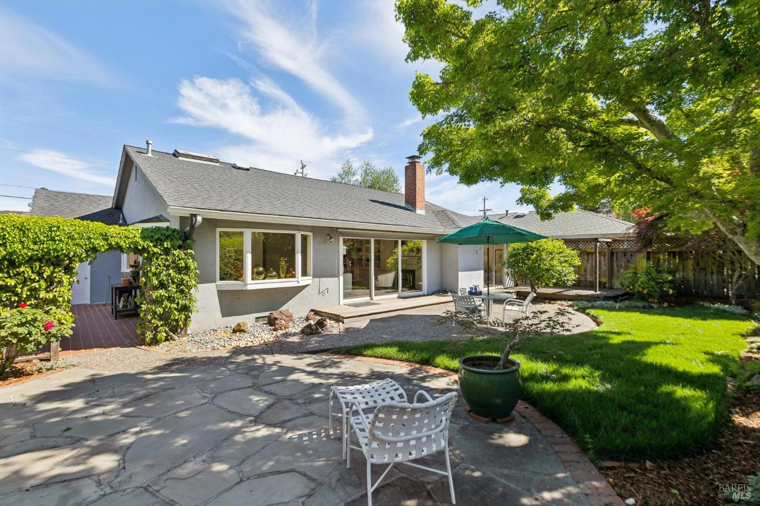 Detail Gallery Image 44 of 62 For 85 Berens Dr, Kentfield,  CA 94904 - 3 Beds | 2 Baths