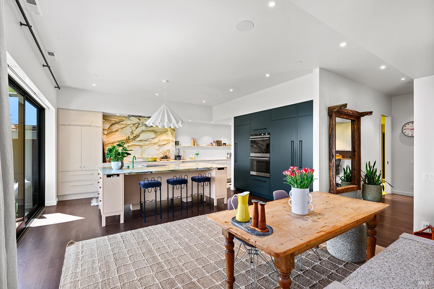 Detail Gallery Image 27 of 69 For 8 Mariposa Ct, Tiburon,  CA 94920 - 4 Beds | 5/2 Baths