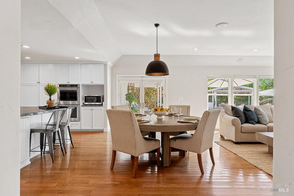 Detail Gallery Image 16 of 70 For 15119 Grove St, Healdsburg,  CA 95448 - 3 Beds | 3/1 Baths