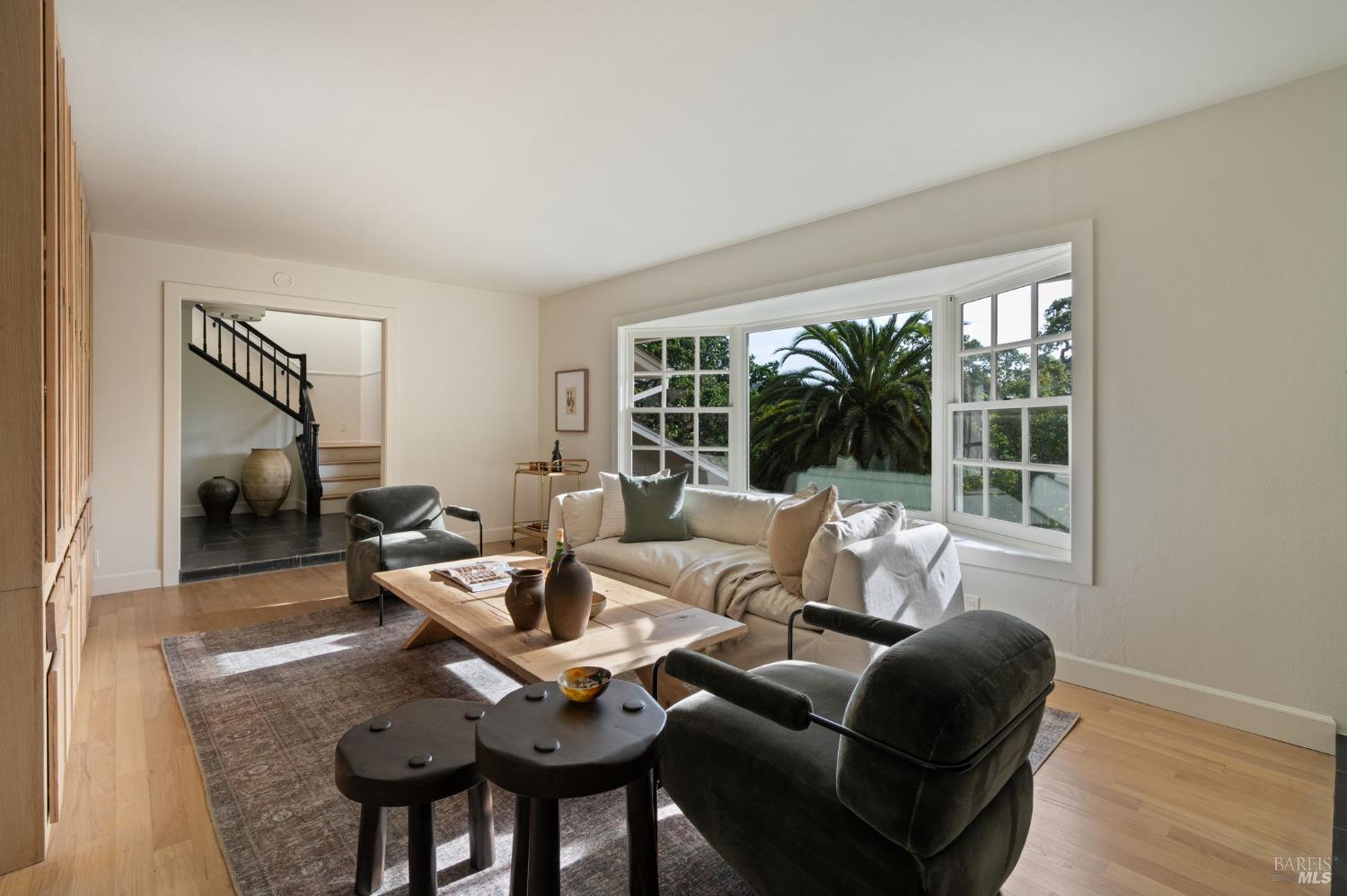 Detail Gallery Image 7 of 58 For 21 Hillside Ave, Kentfield,  CA 94904 - 5 Beds | 3/1 Baths