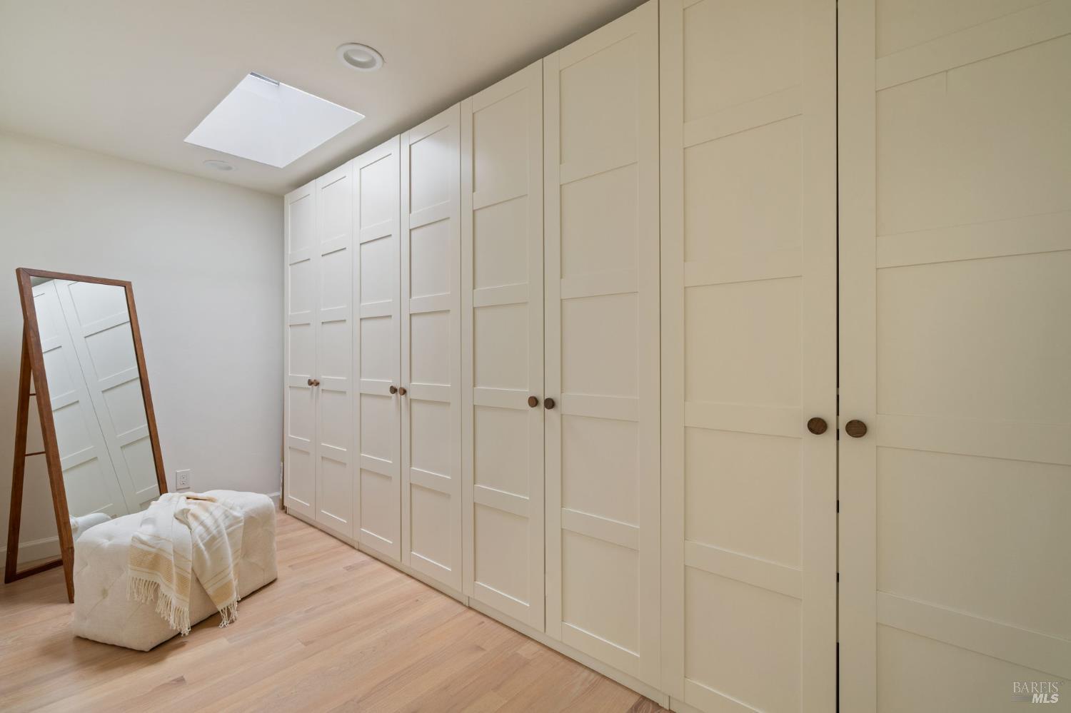 Detail Gallery Image 29 of 58 For 21 Hillside Ave, Kentfield,  CA 94904 - 5 Beds | 3/1 Baths