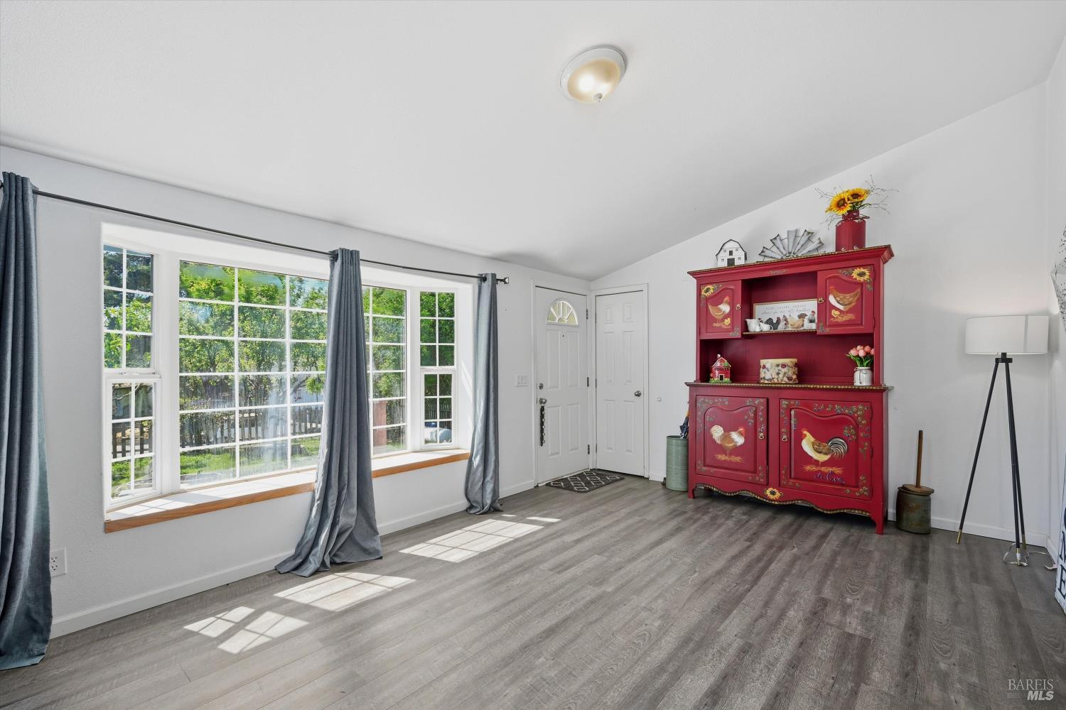 Detail Gallery Image 6 of 31 For 10052 Monte Cristo Dr, Kelseyville,  CA 95451 - 4 Beds | 2 Baths