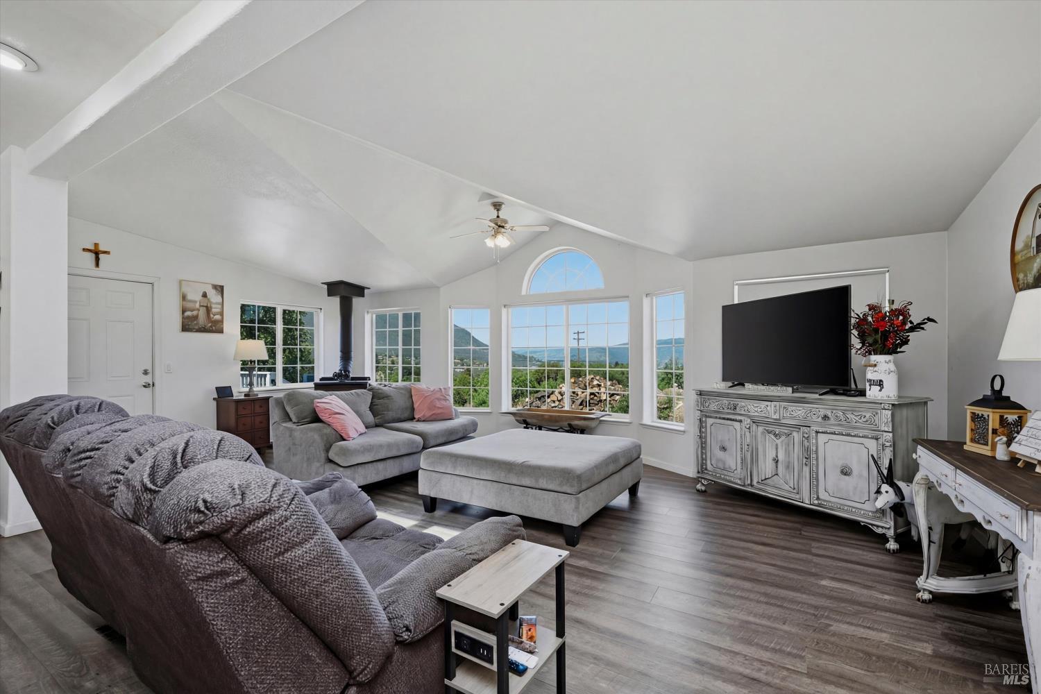 Detail Gallery Image 14 of 31 For 10052 Monte Cristo Dr, Kelseyville,  CA 95451 - 4 Beds | 2 Baths