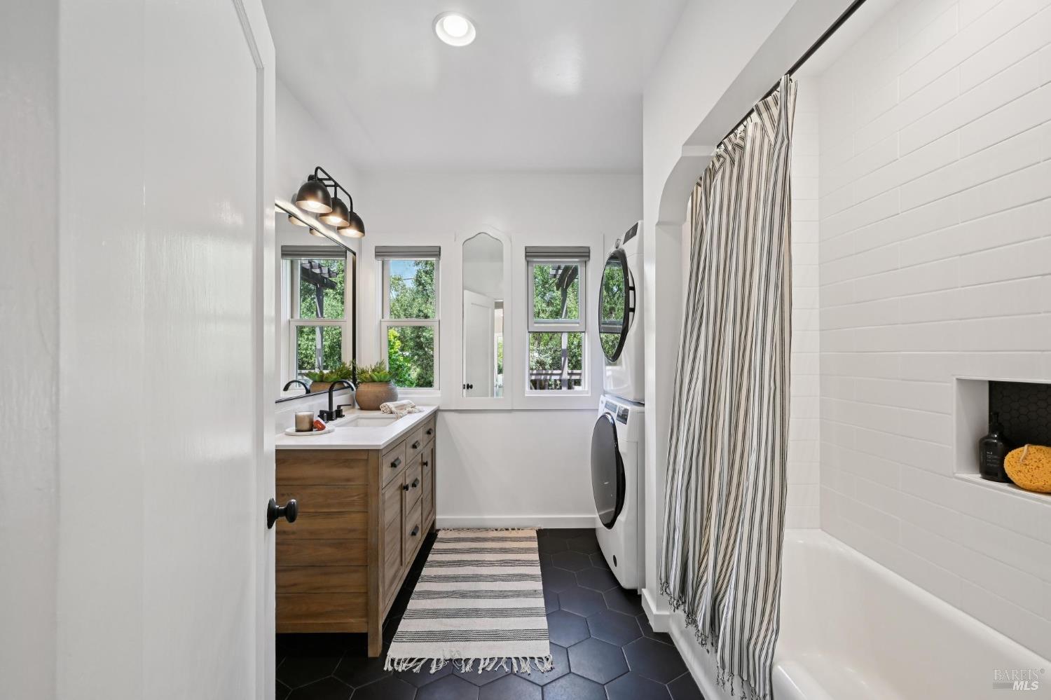 Detail Gallery Image 37 of 70 For 144 Morningside Dr, San Anselmo,  CA 94960 - 3 Beds | 2 Baths